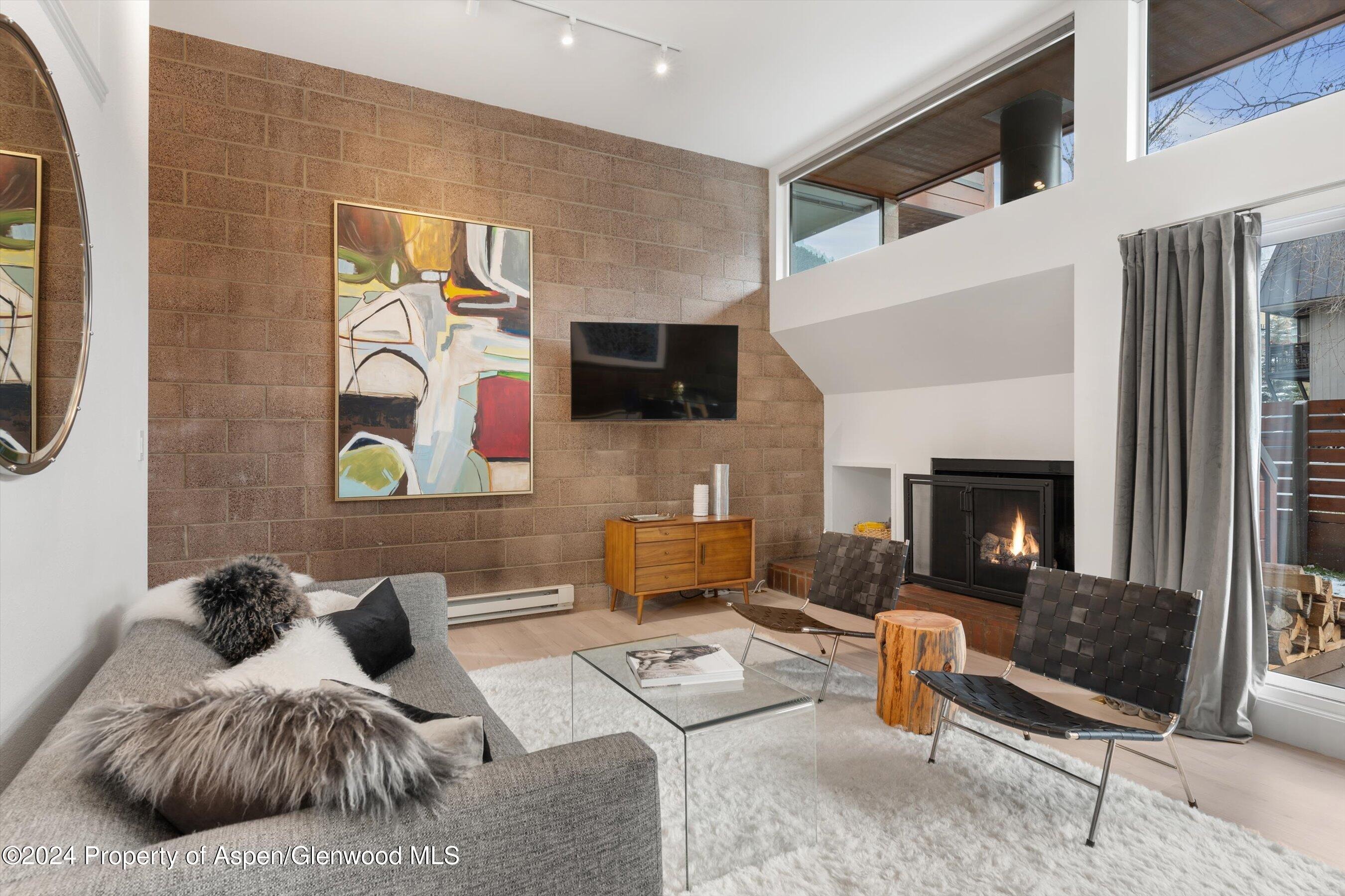 311 S Aspen Street 2