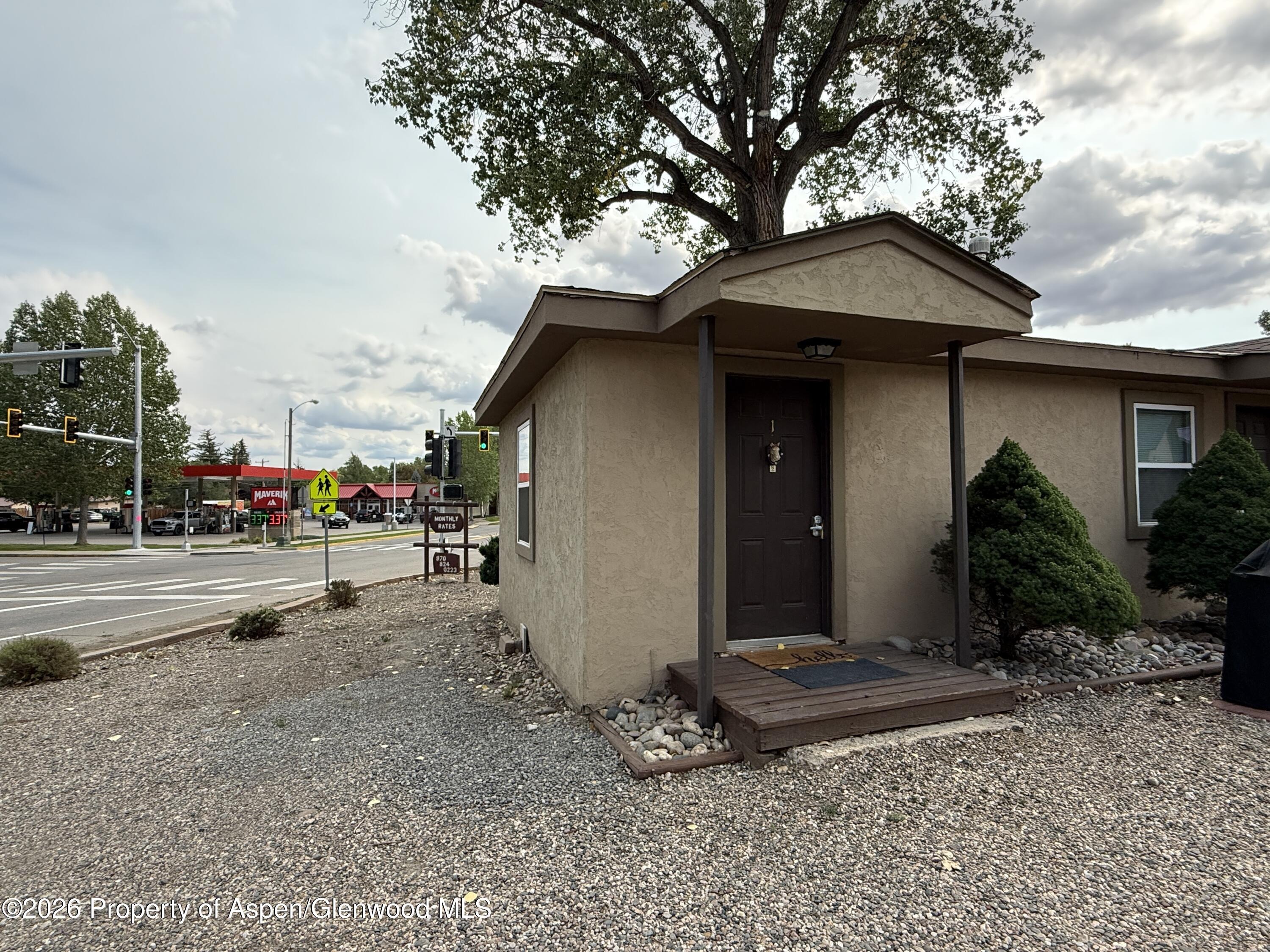 910 Yampa Avenue 1