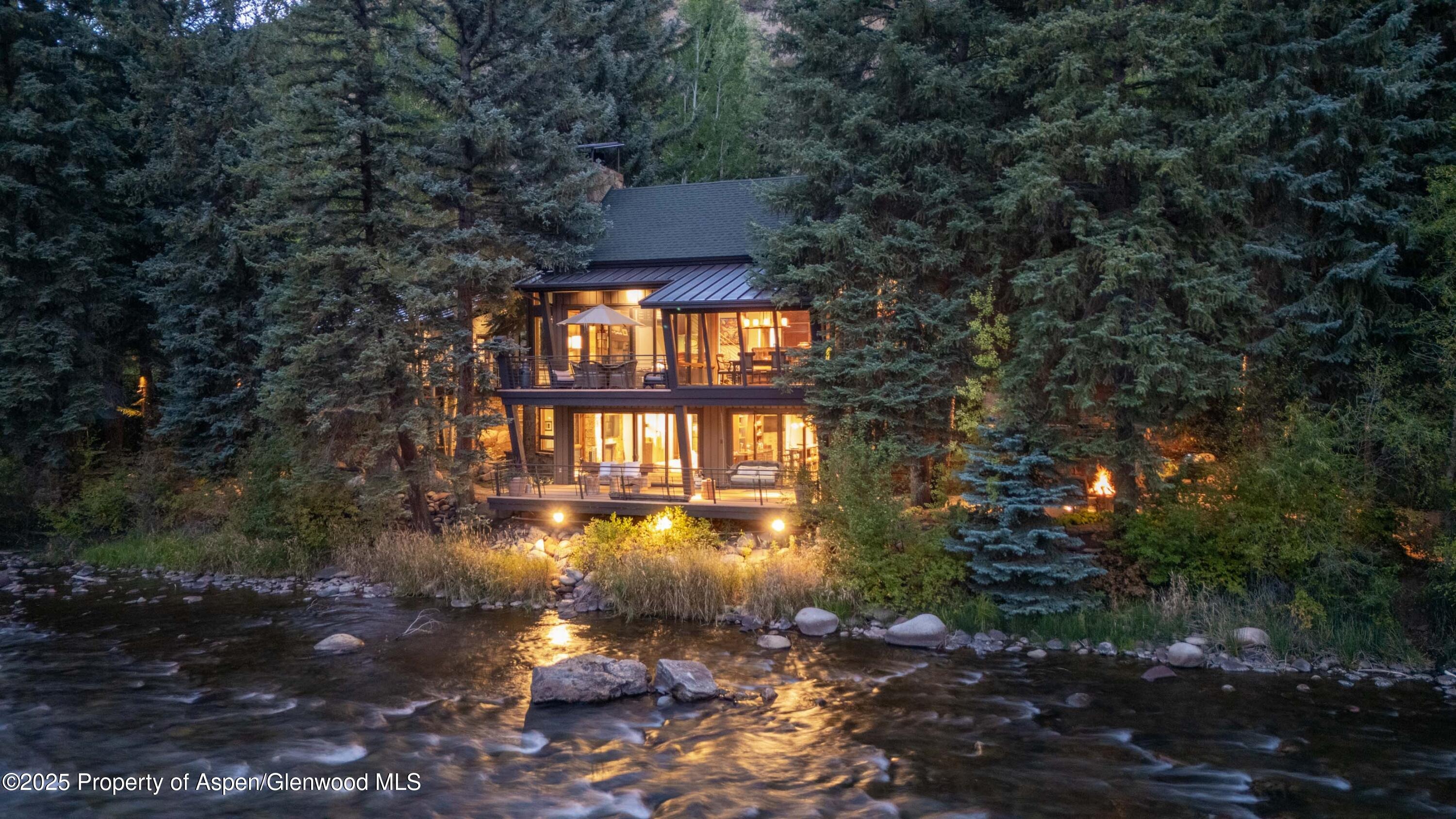 4076 Lower River Road