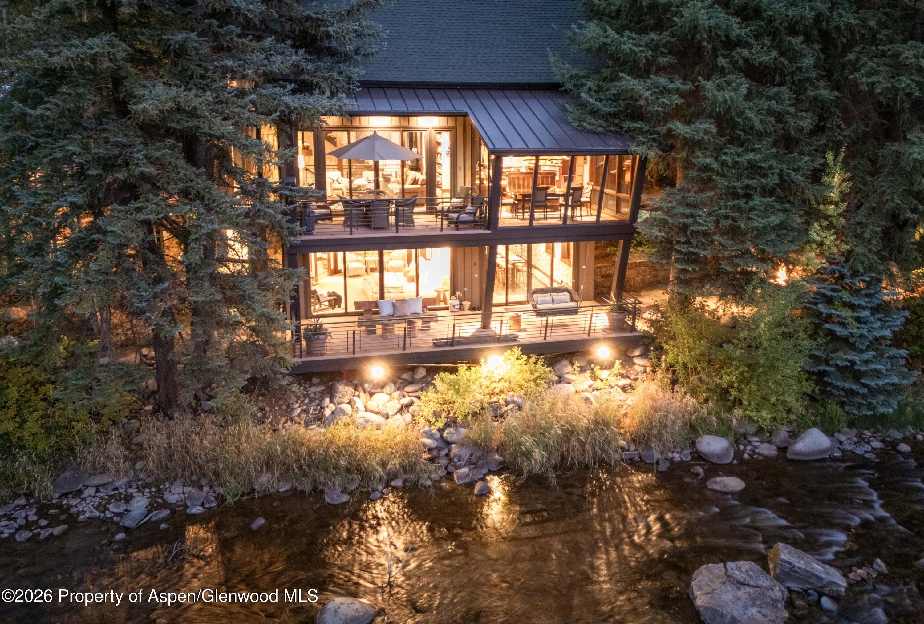 4076 Lower River Road