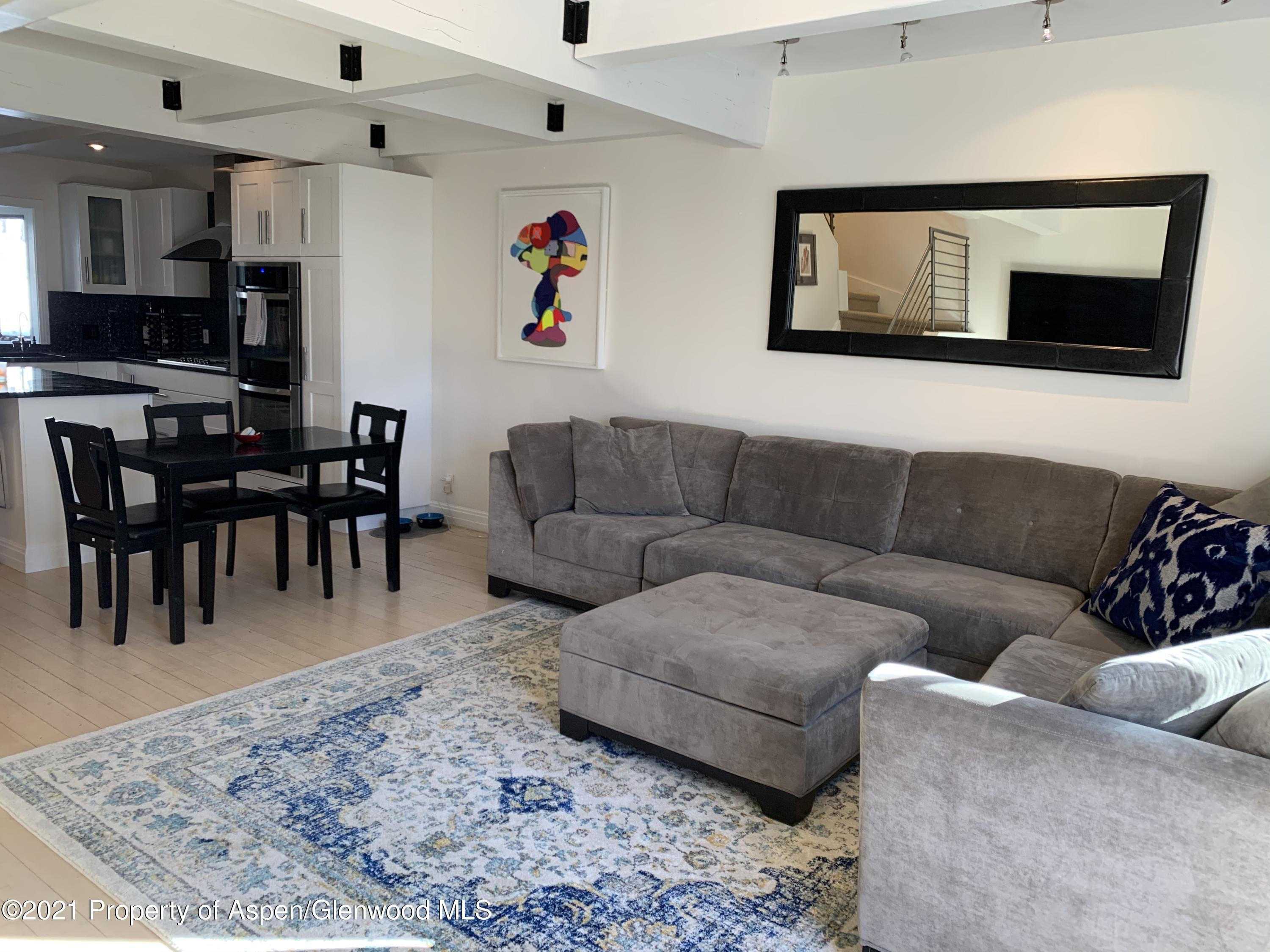 424 Park Circle 3