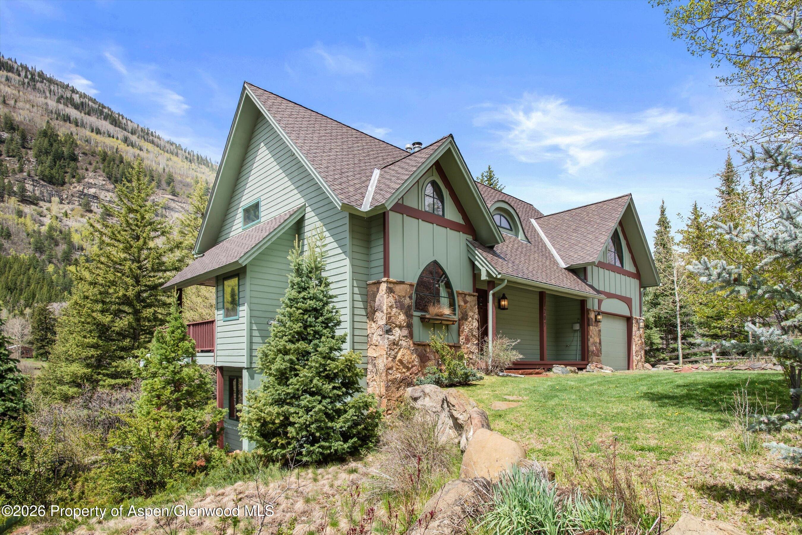 1207 Evergreen Lane