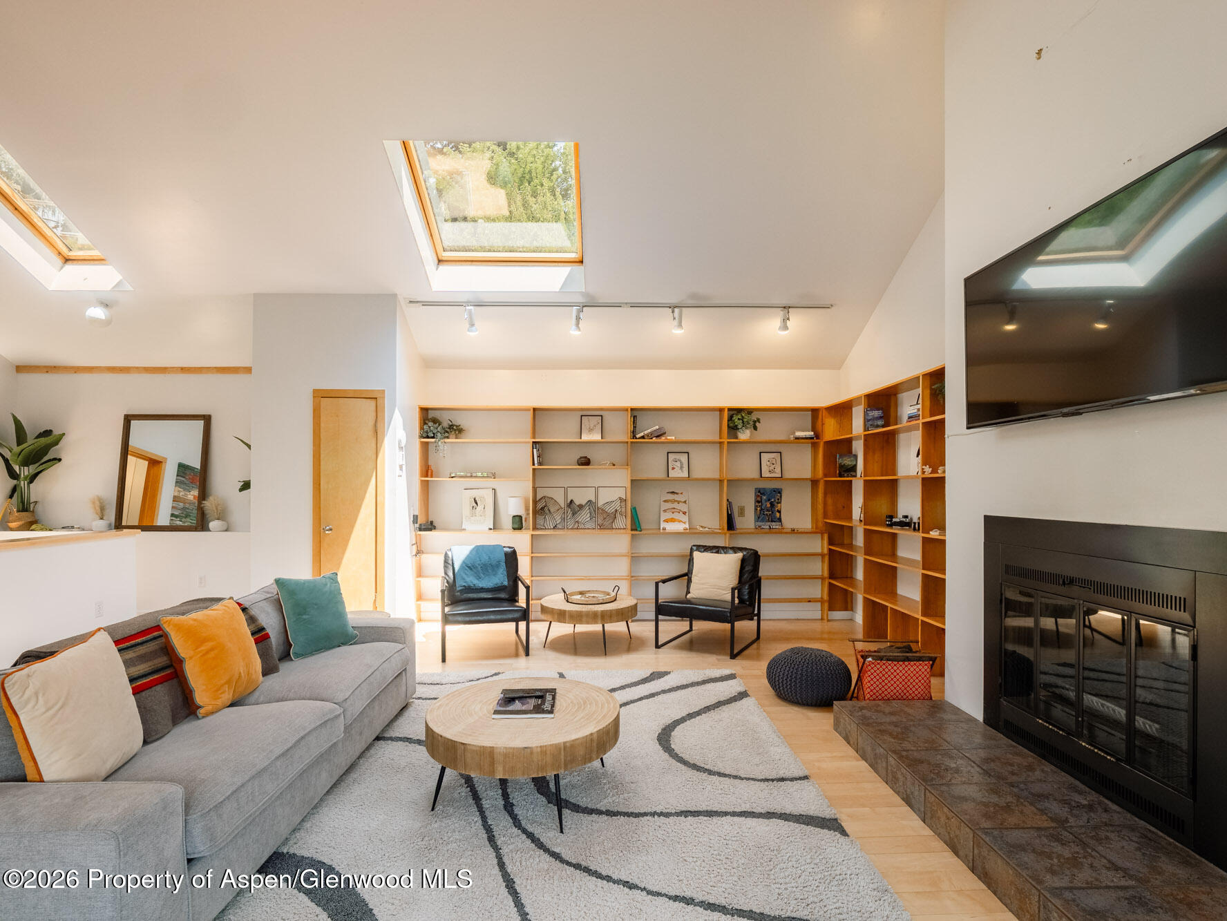 216 E Homestead Drive