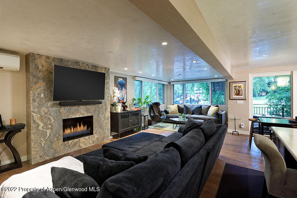 104 W Cooper Avenue #1