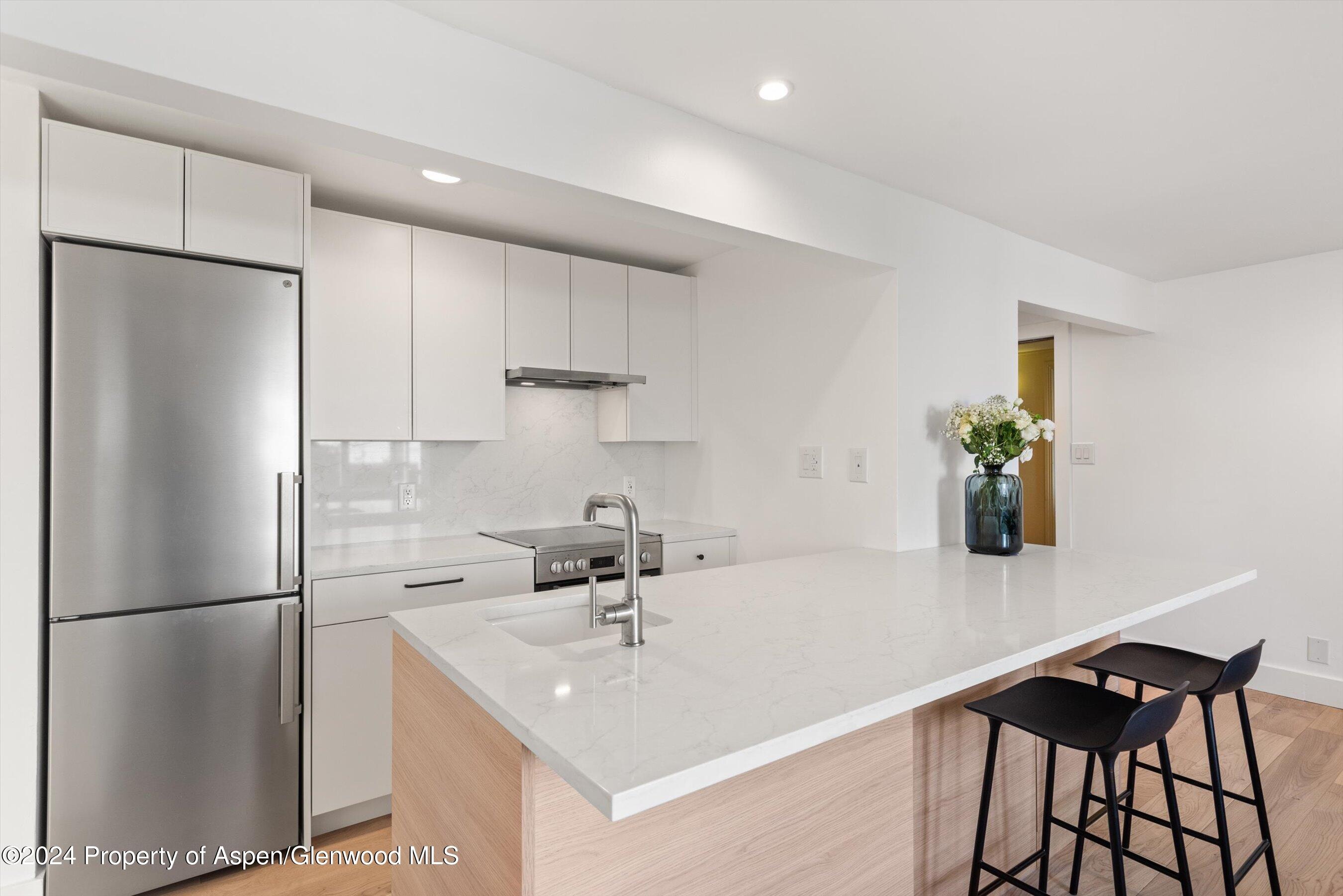 119 E Cooper Avenue 26