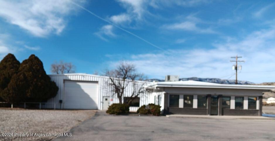 1901 Railroad Avenue