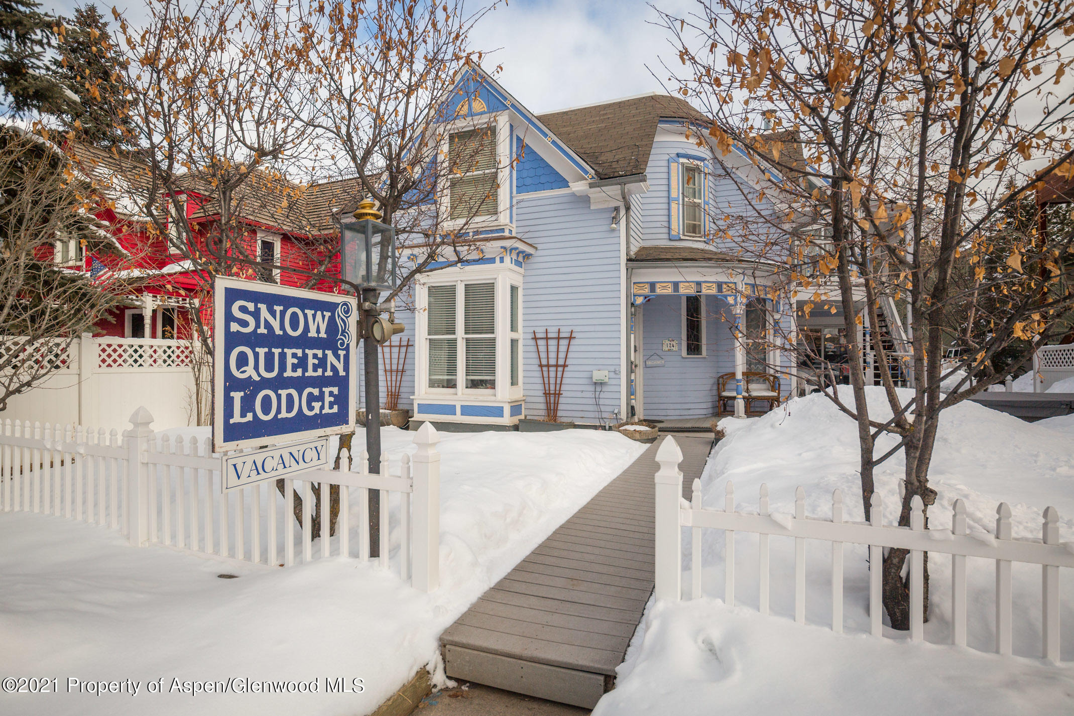 124 E Cooper Avenue