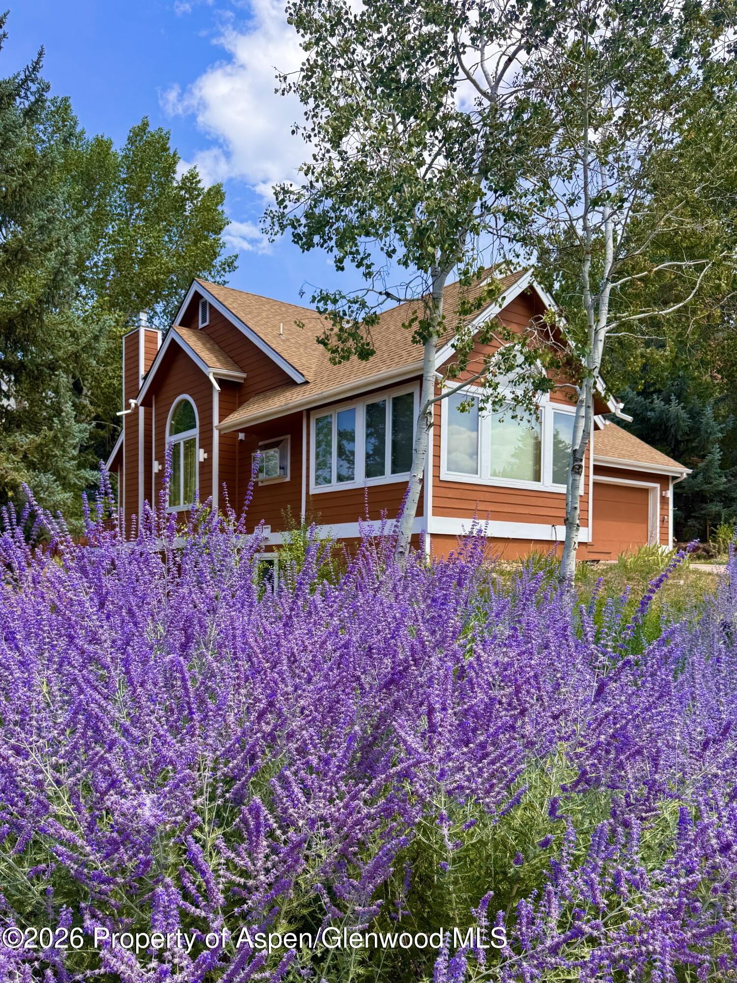 985 Lupine Circle