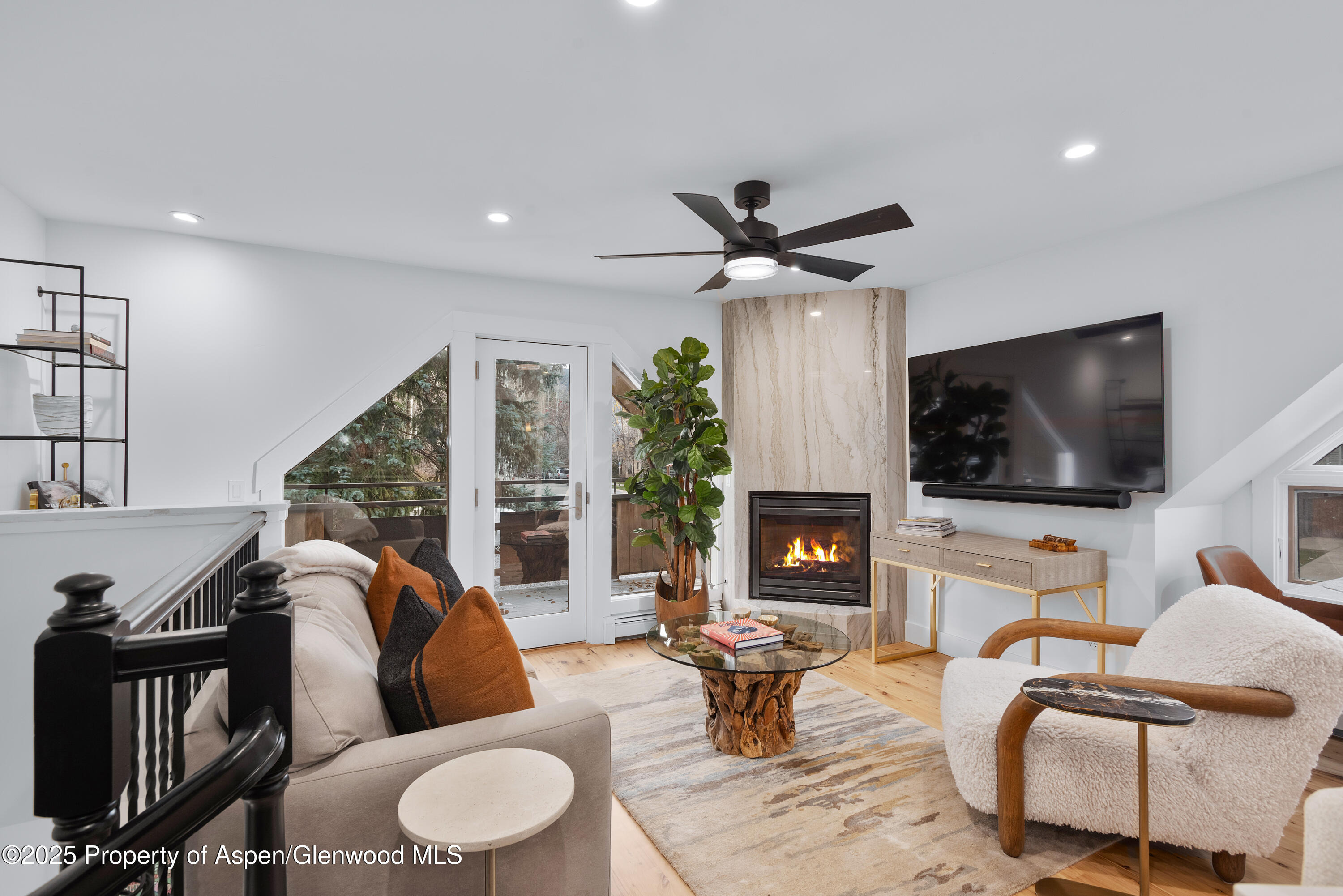 108 W Hyman Ave Avenue #1