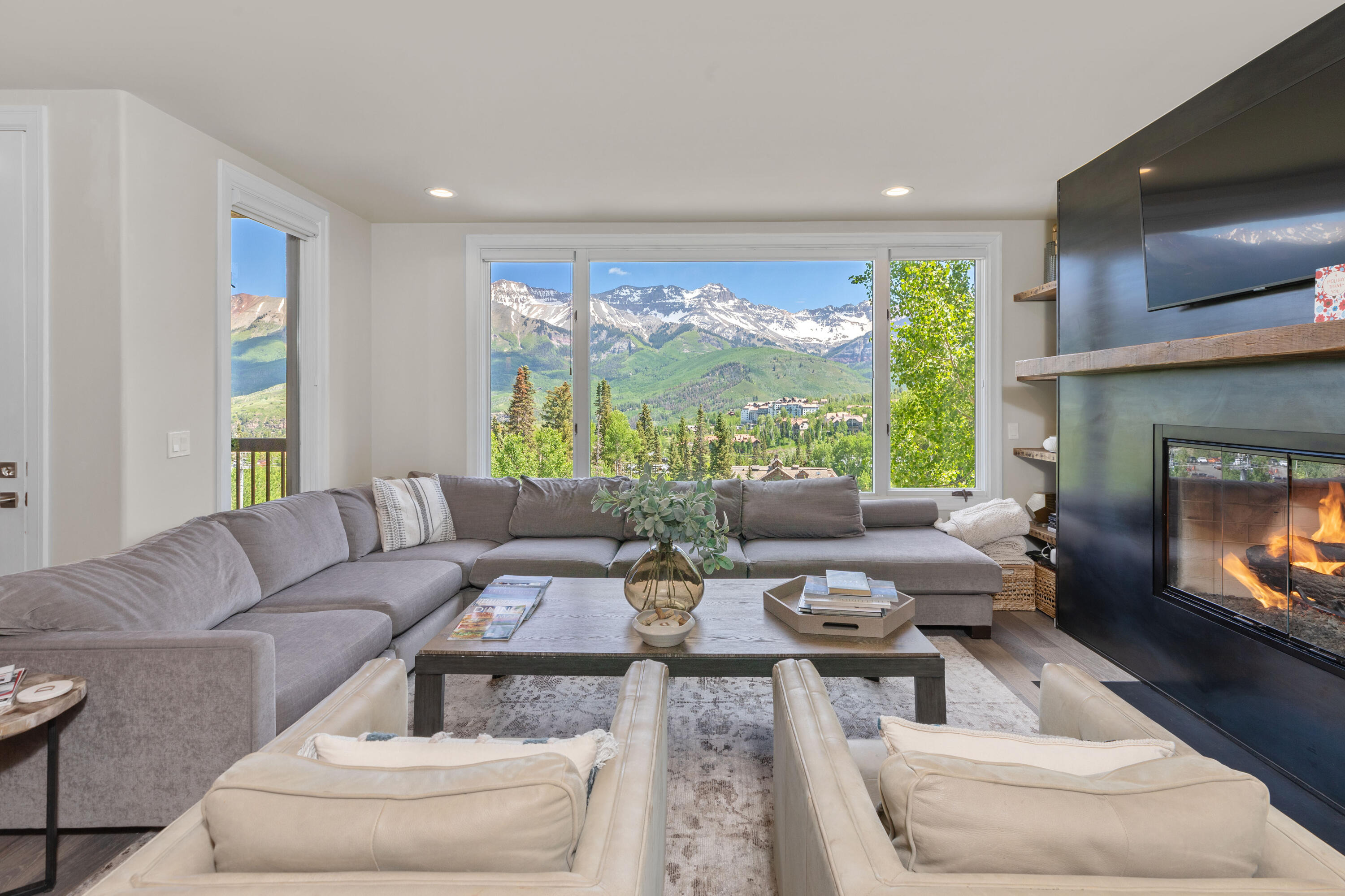 111 San Joaquin Road 12