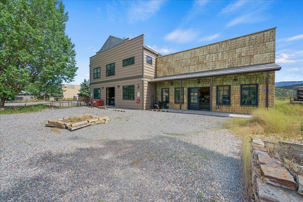 590 Palomino Trail, 592&594