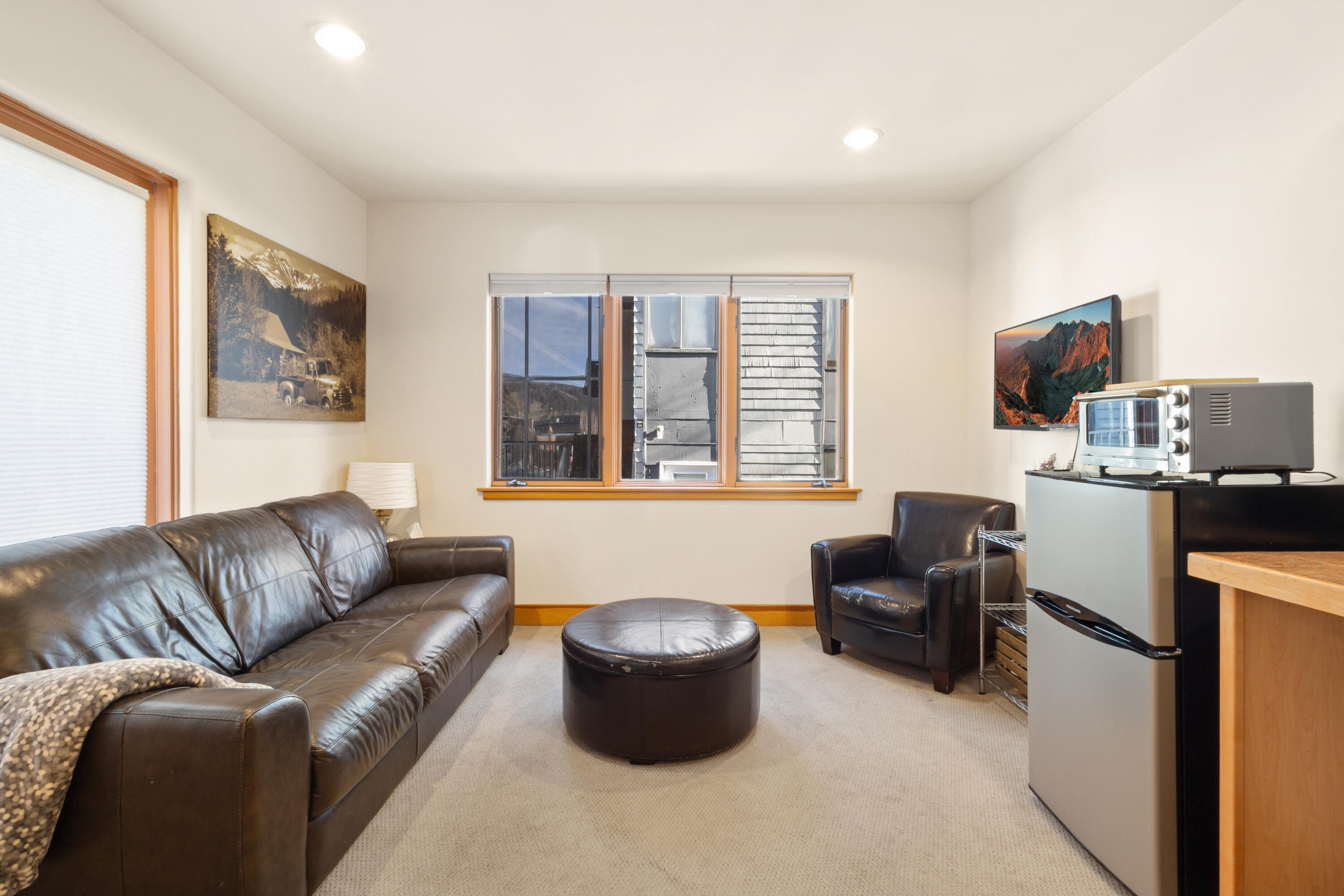 619 W Columbia Avenue D201