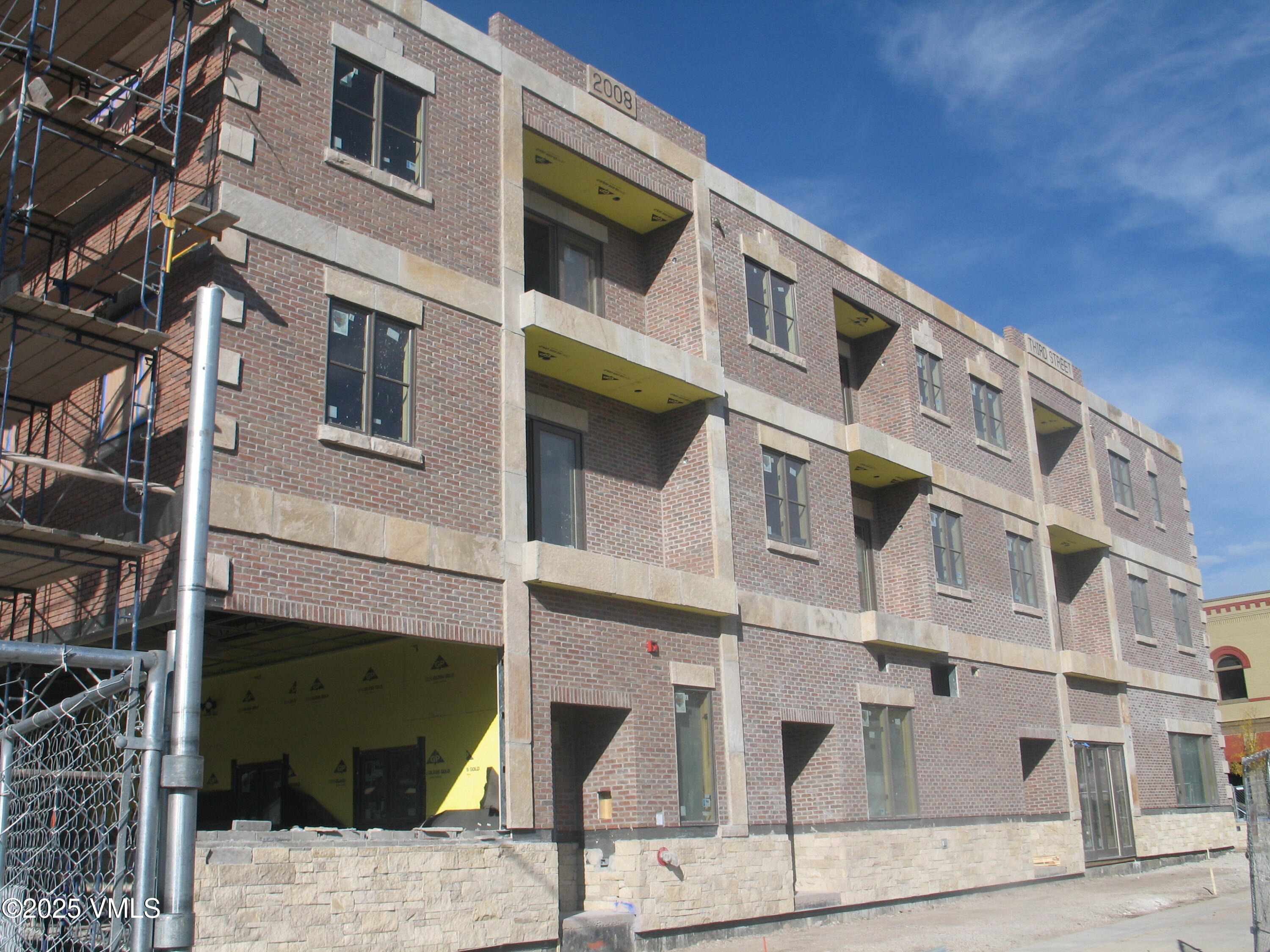 241 Broadway Street 9