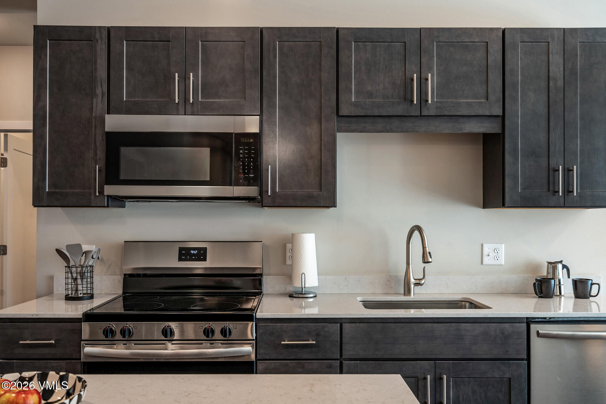 1281 N Frontage Road W F406