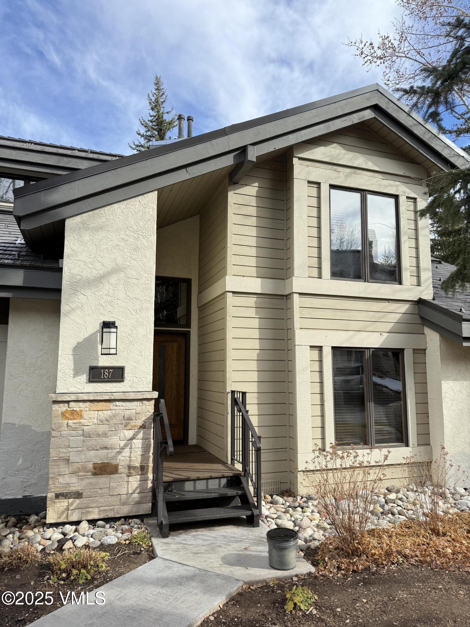 185 Willis Place 187