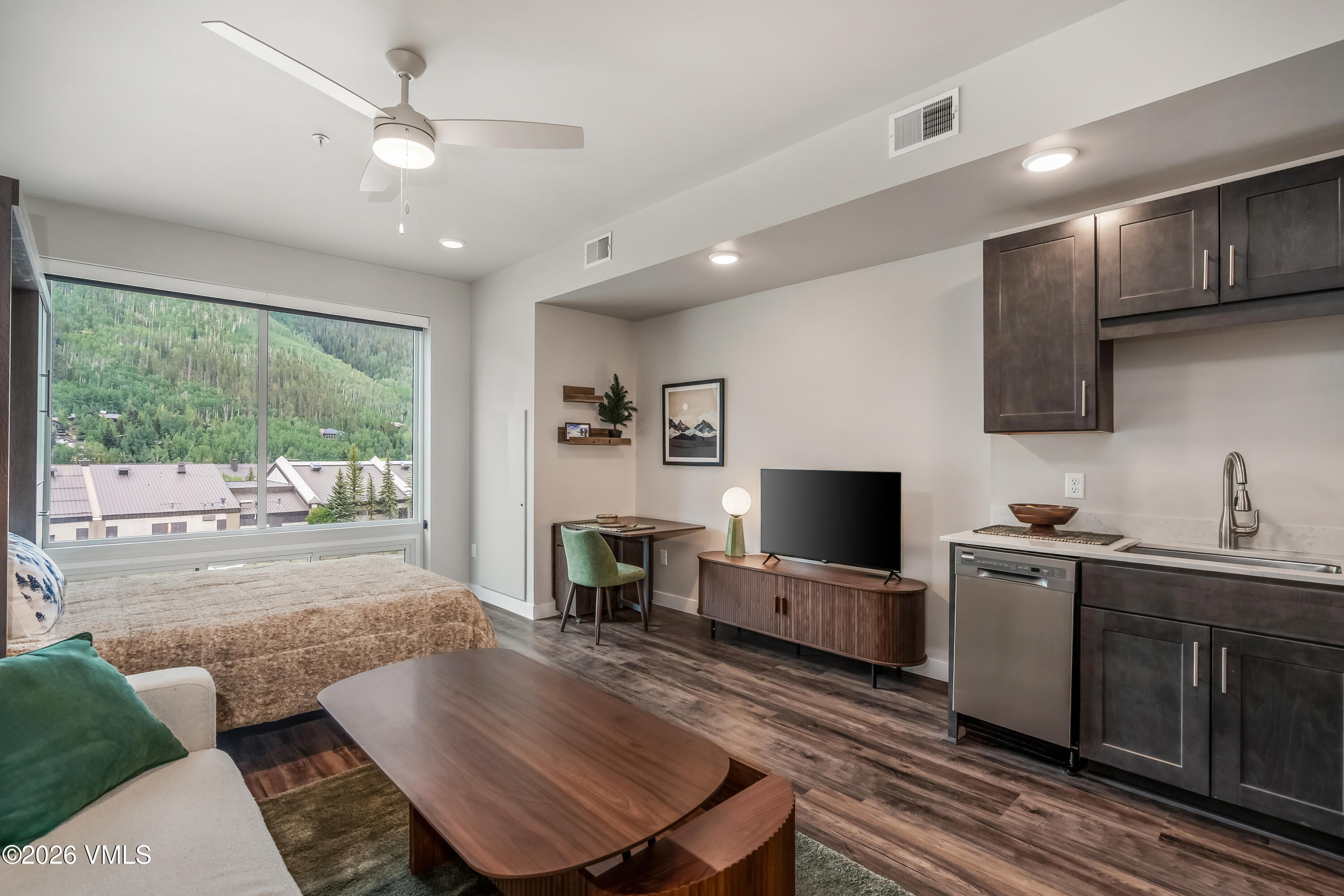 1281 N Frontage Road W B408