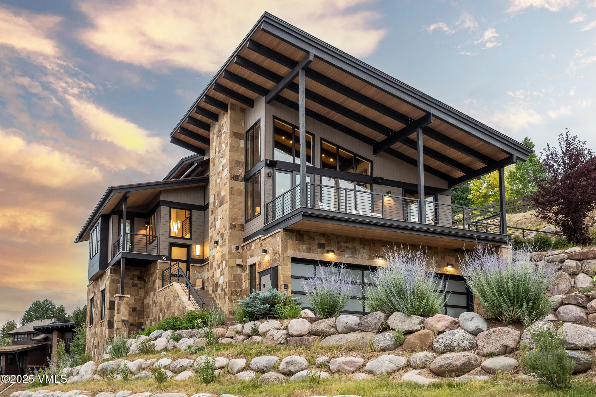 92 Edwards Pointe