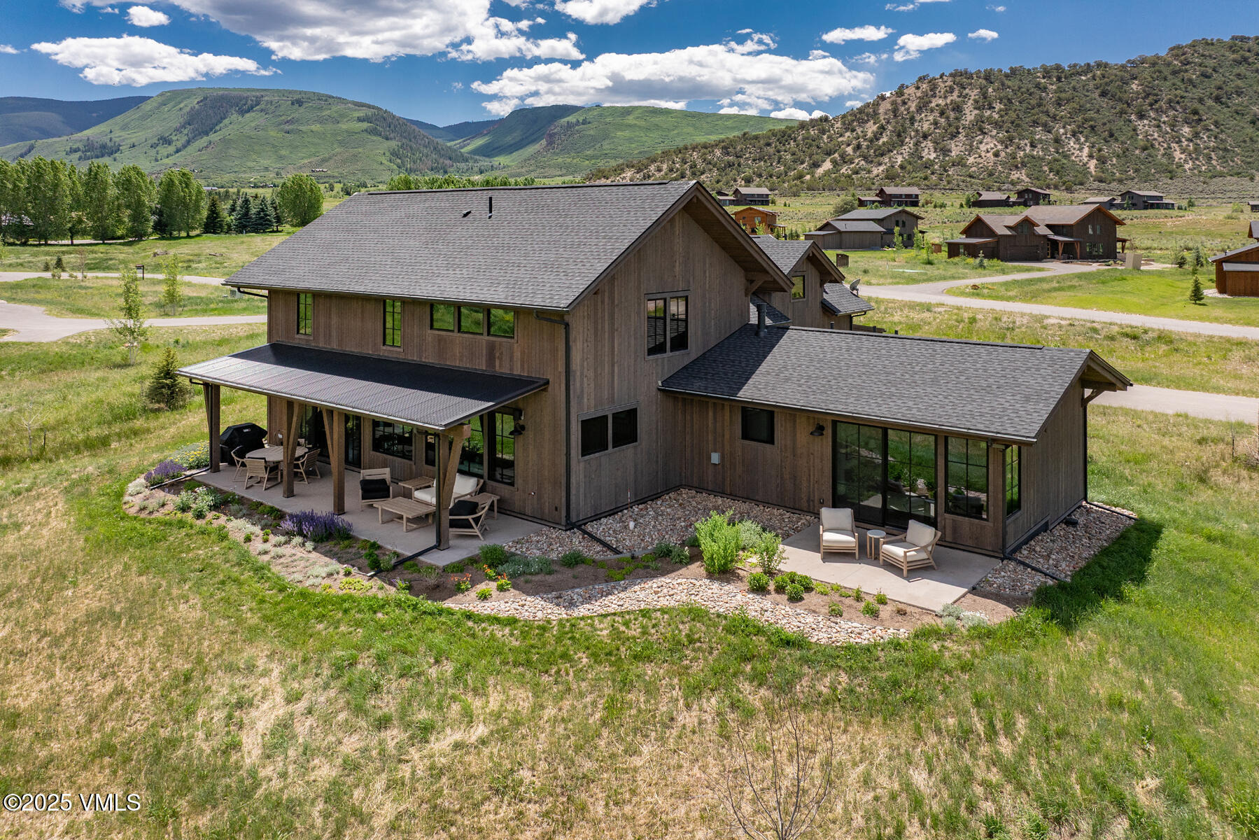 687 Hunters View Lane