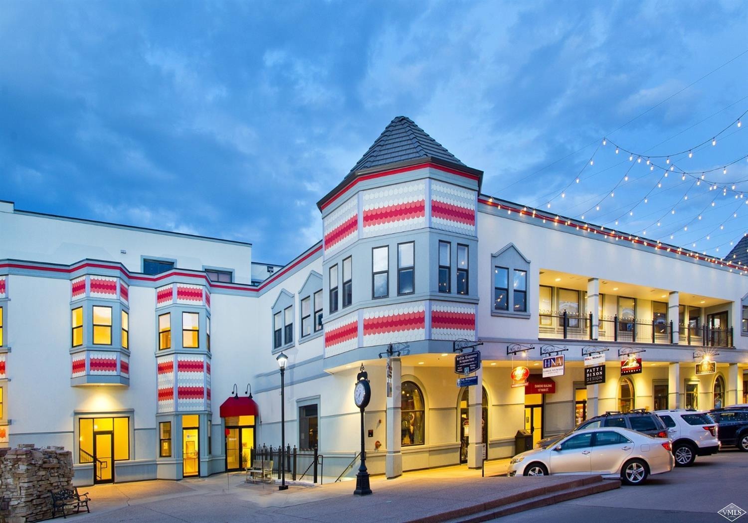 137 Main Street O201
