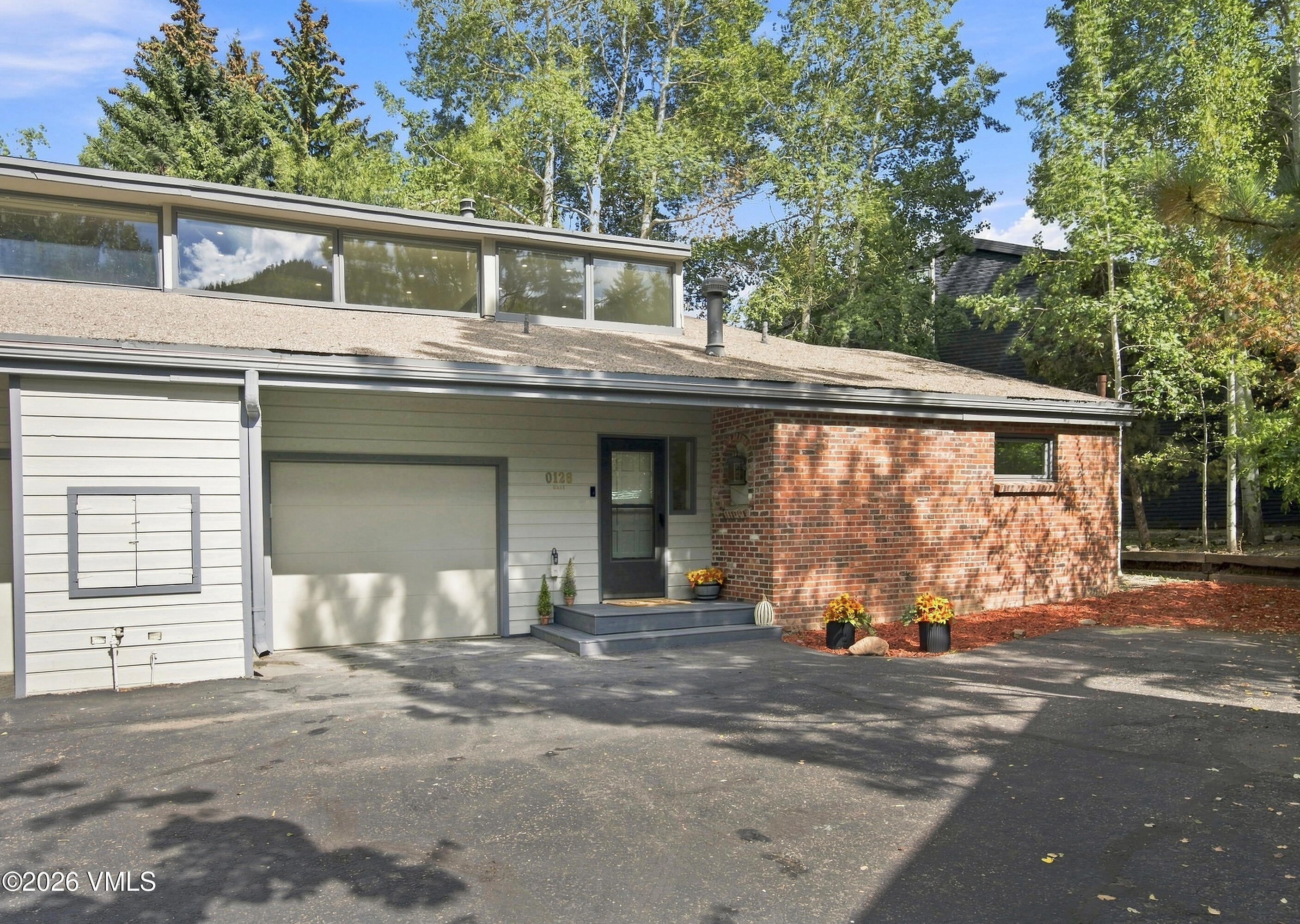 128 Beaver Road E