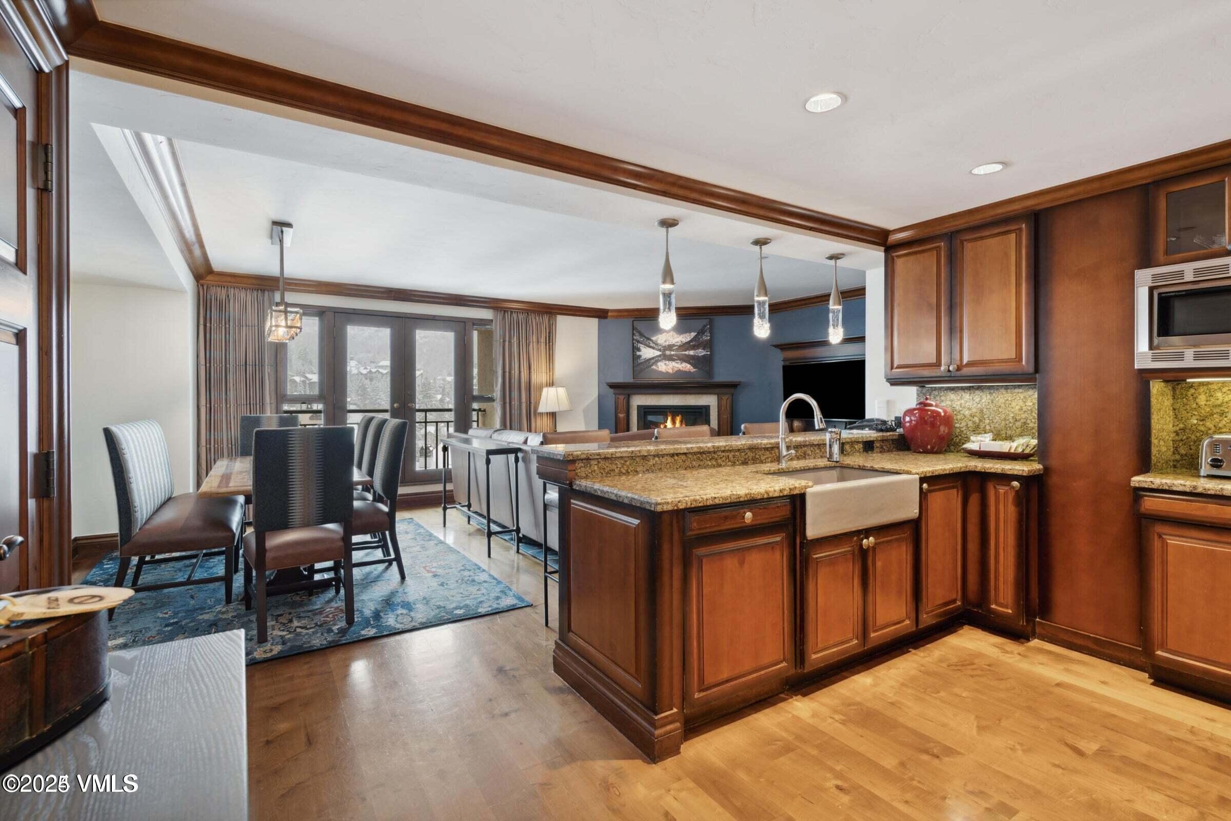 100 E Thomas Place 4055-14