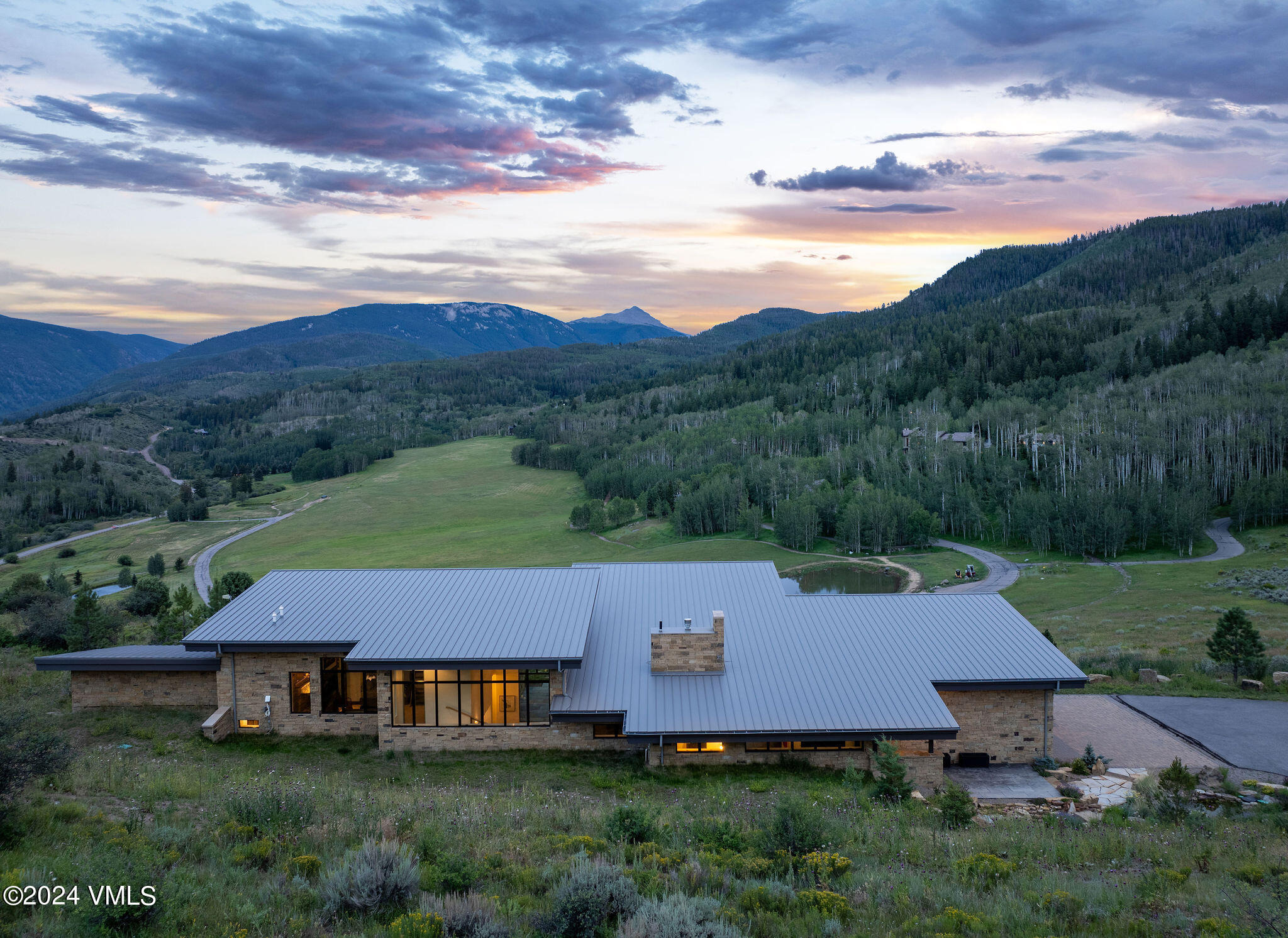 1125 Pilgrim Drive