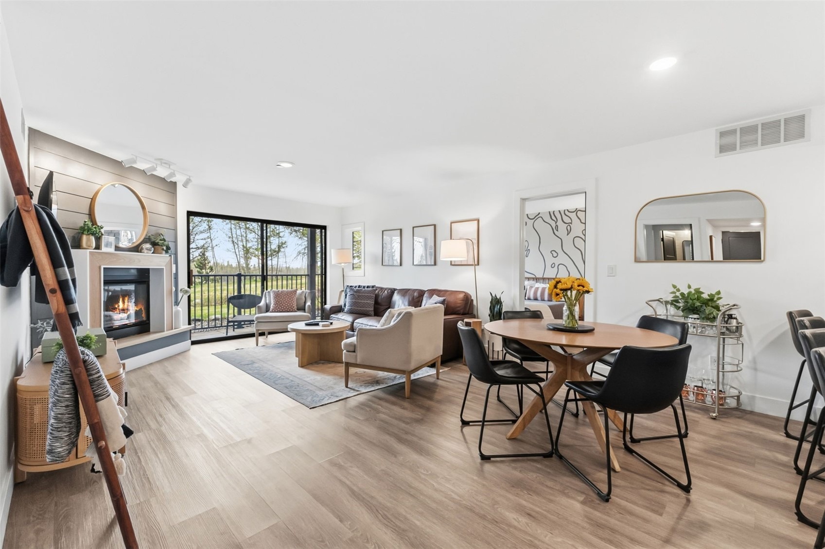 1620 Lakeview Terrace 104B
