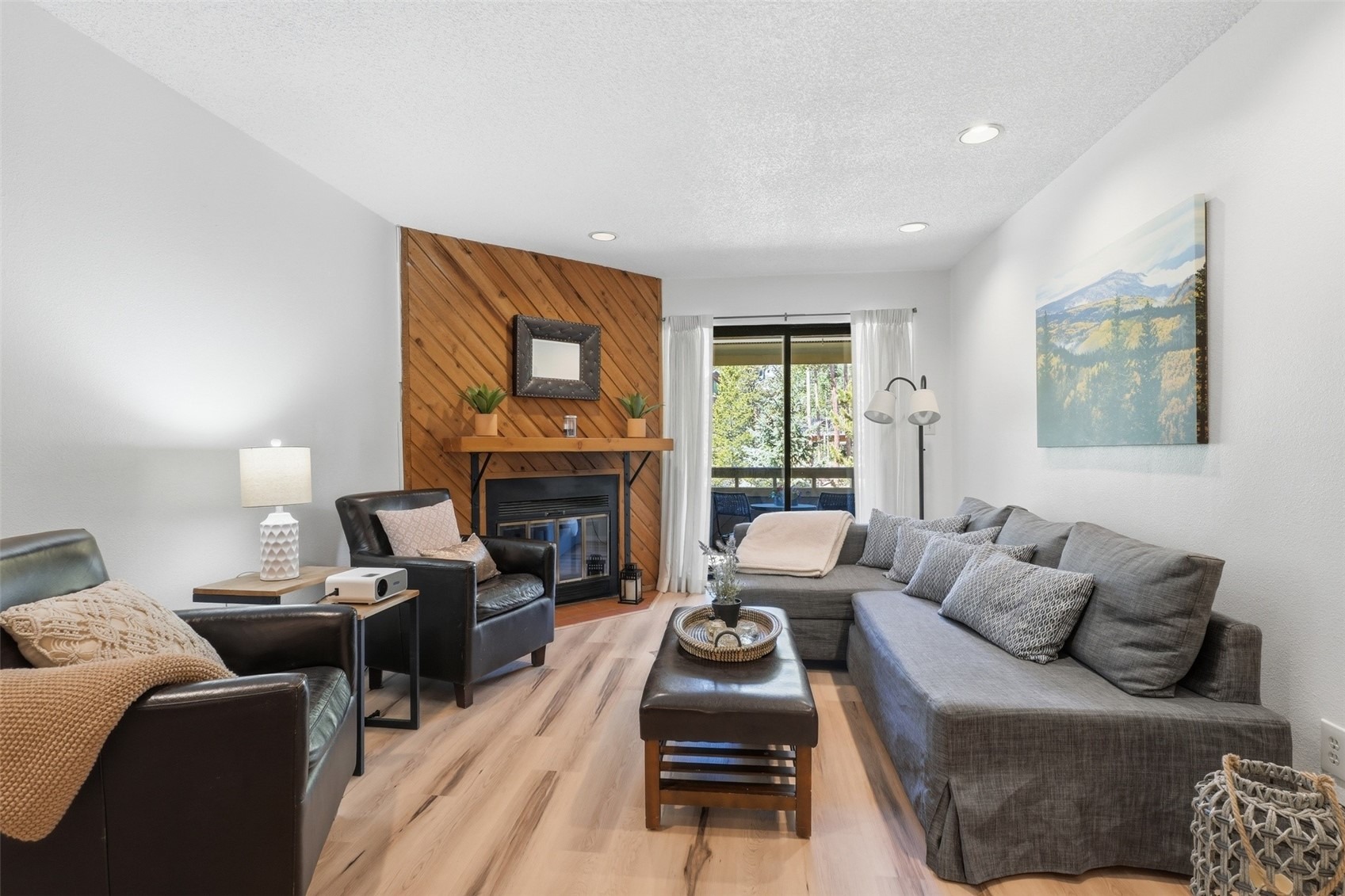 1001 Grandview Drive 24