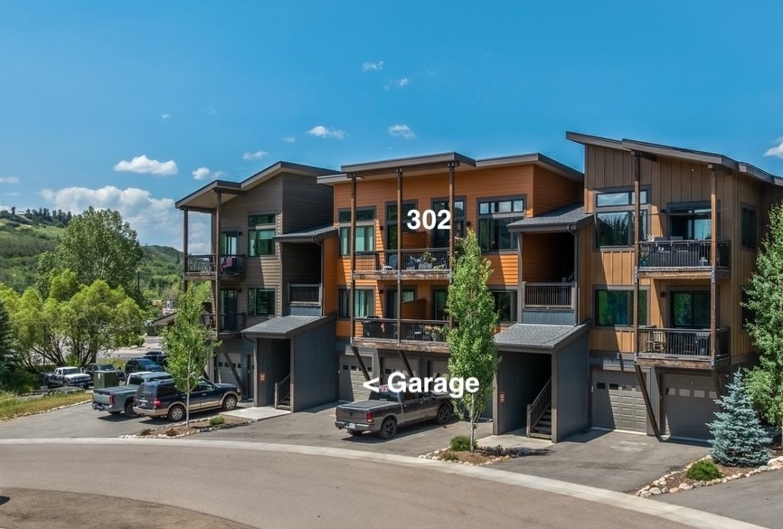 310 Fox Springs Circle 302