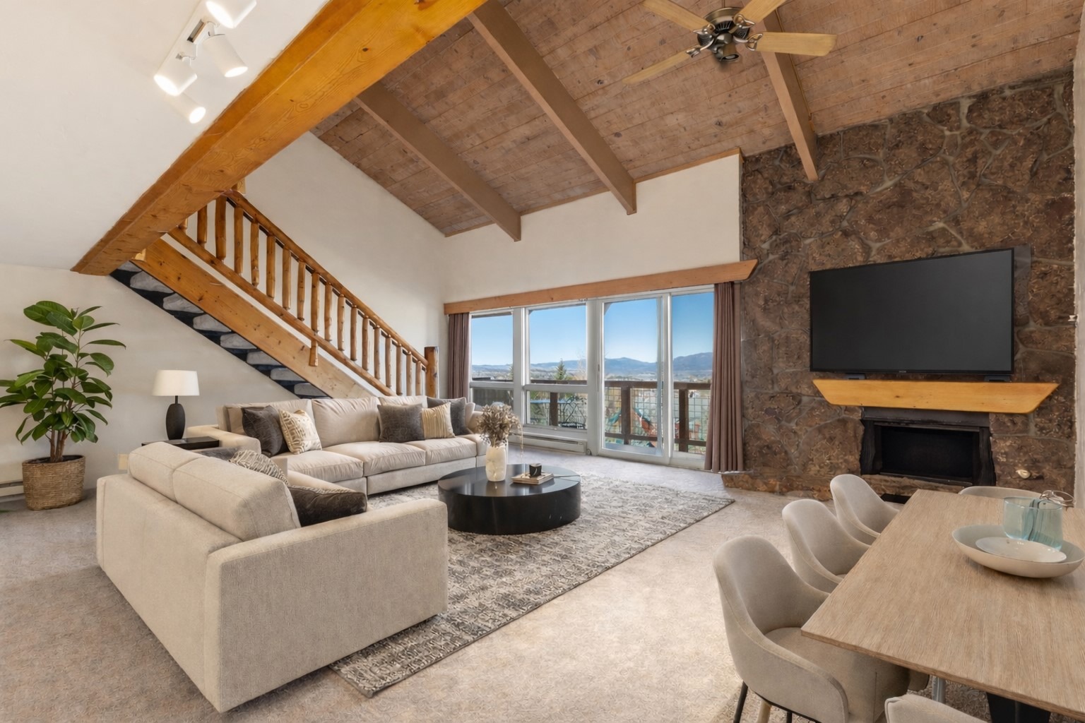 465 Tamarack Drive B210