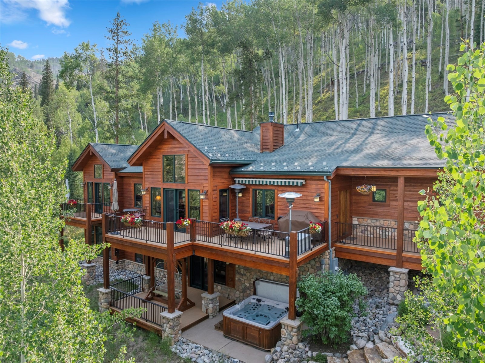 321 Lakeview Circle