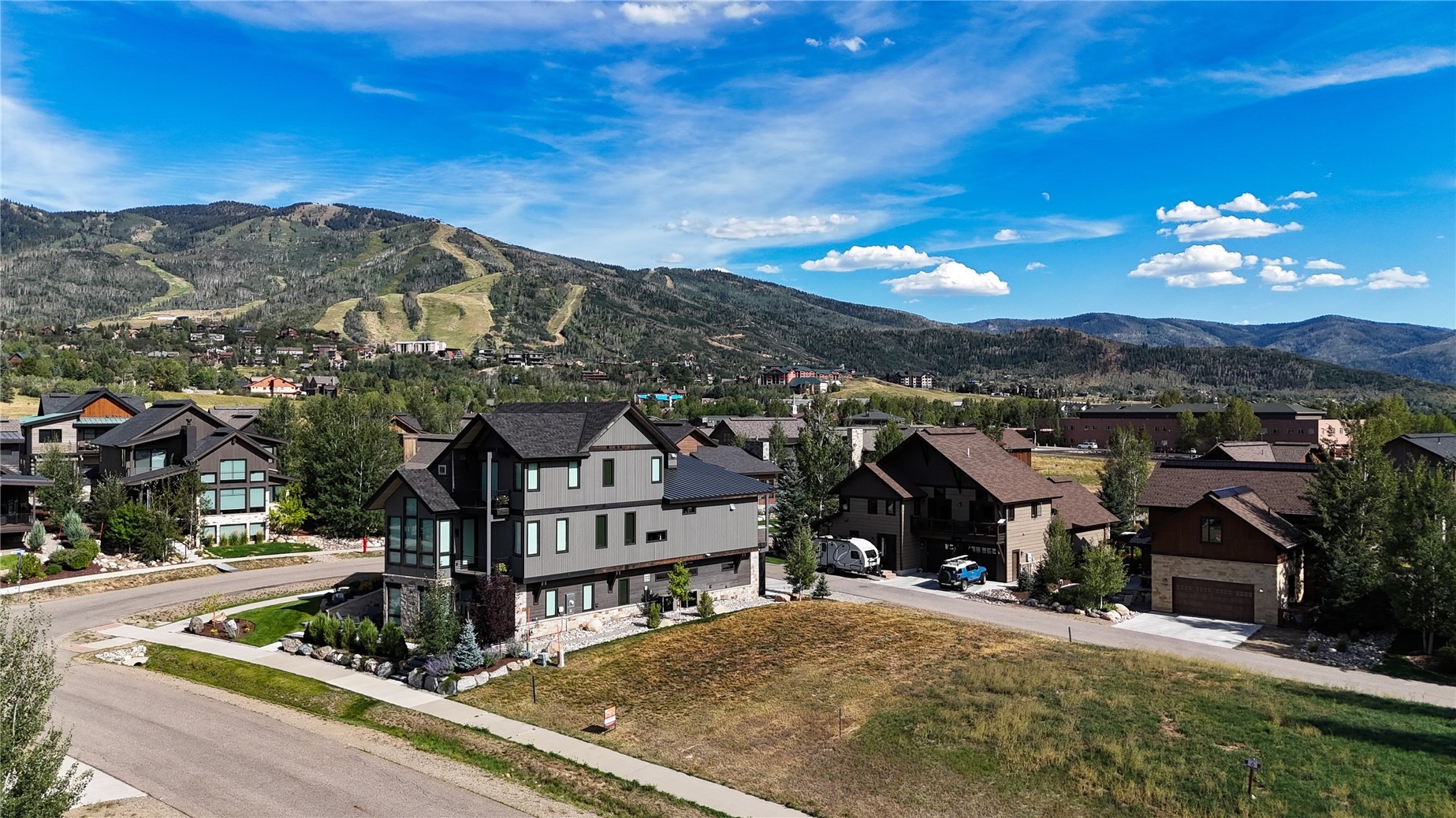 835 Angels View WAY