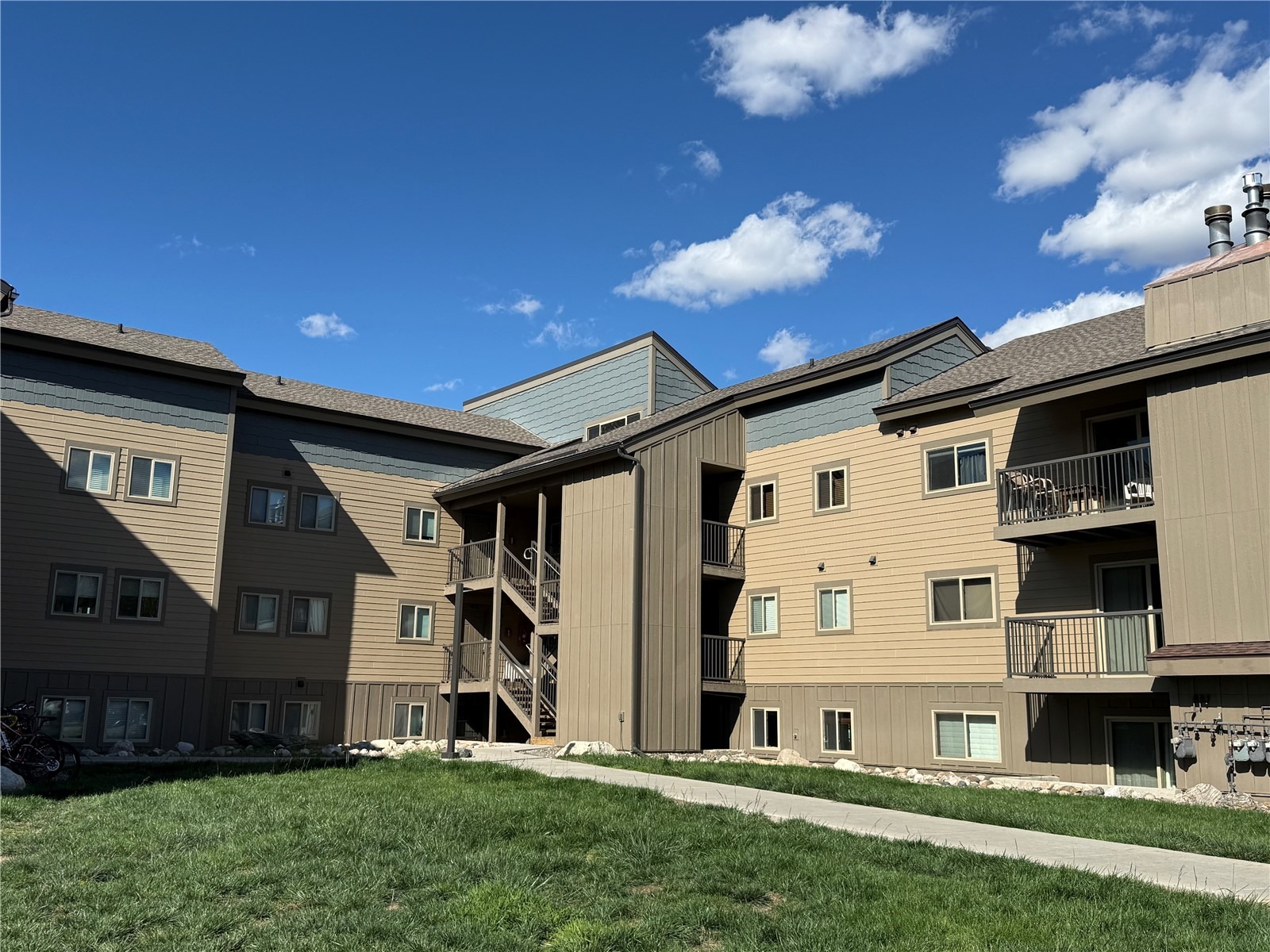 1535 Shadow Run Court 105