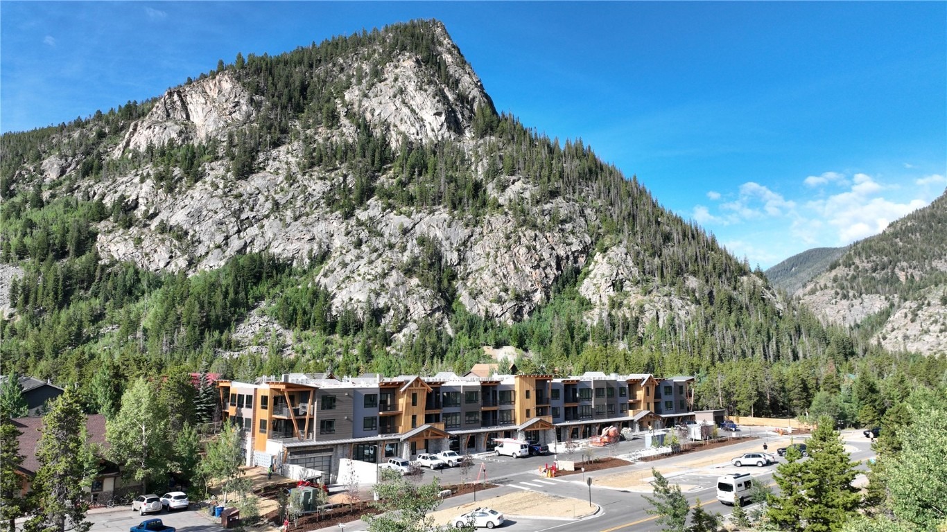 80 W Main Street 310
