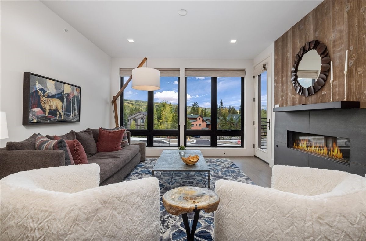 80 W Main Street 304