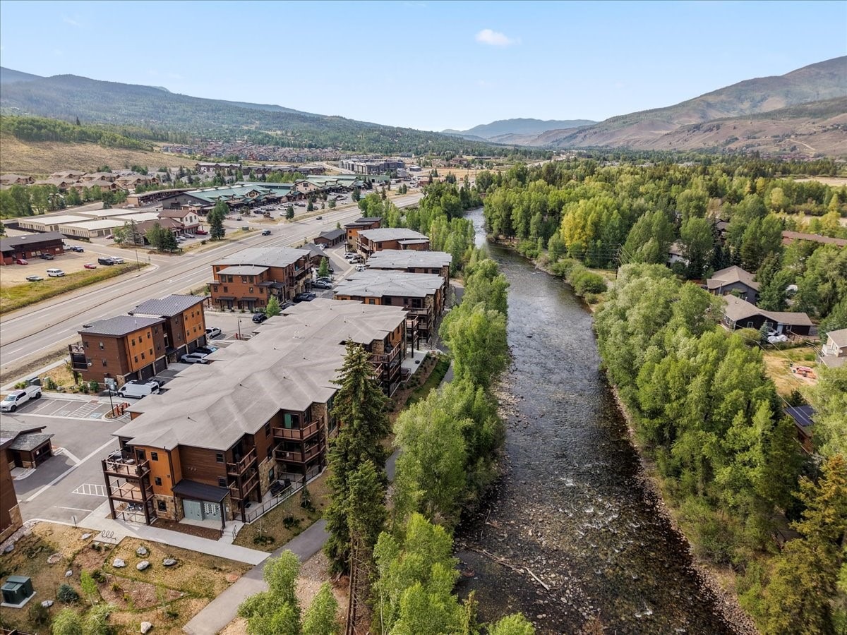 1044 Blue River Parkway C207