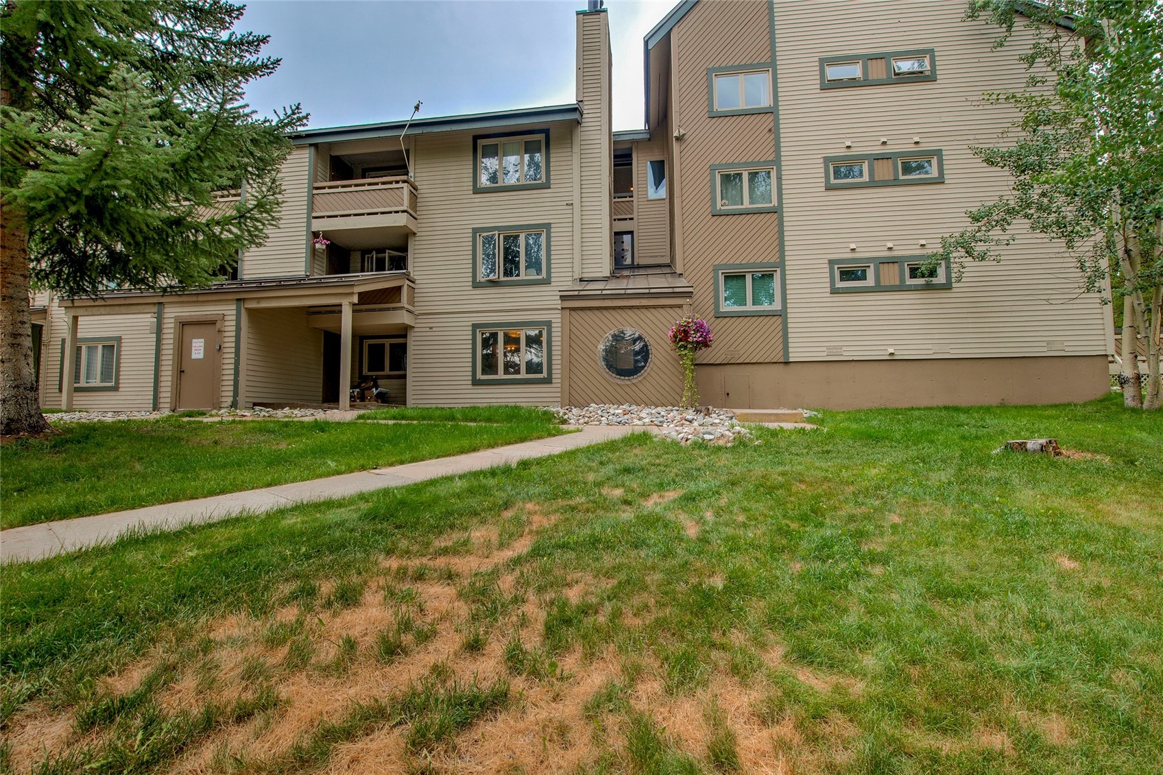 1001 Grandview Drive 11