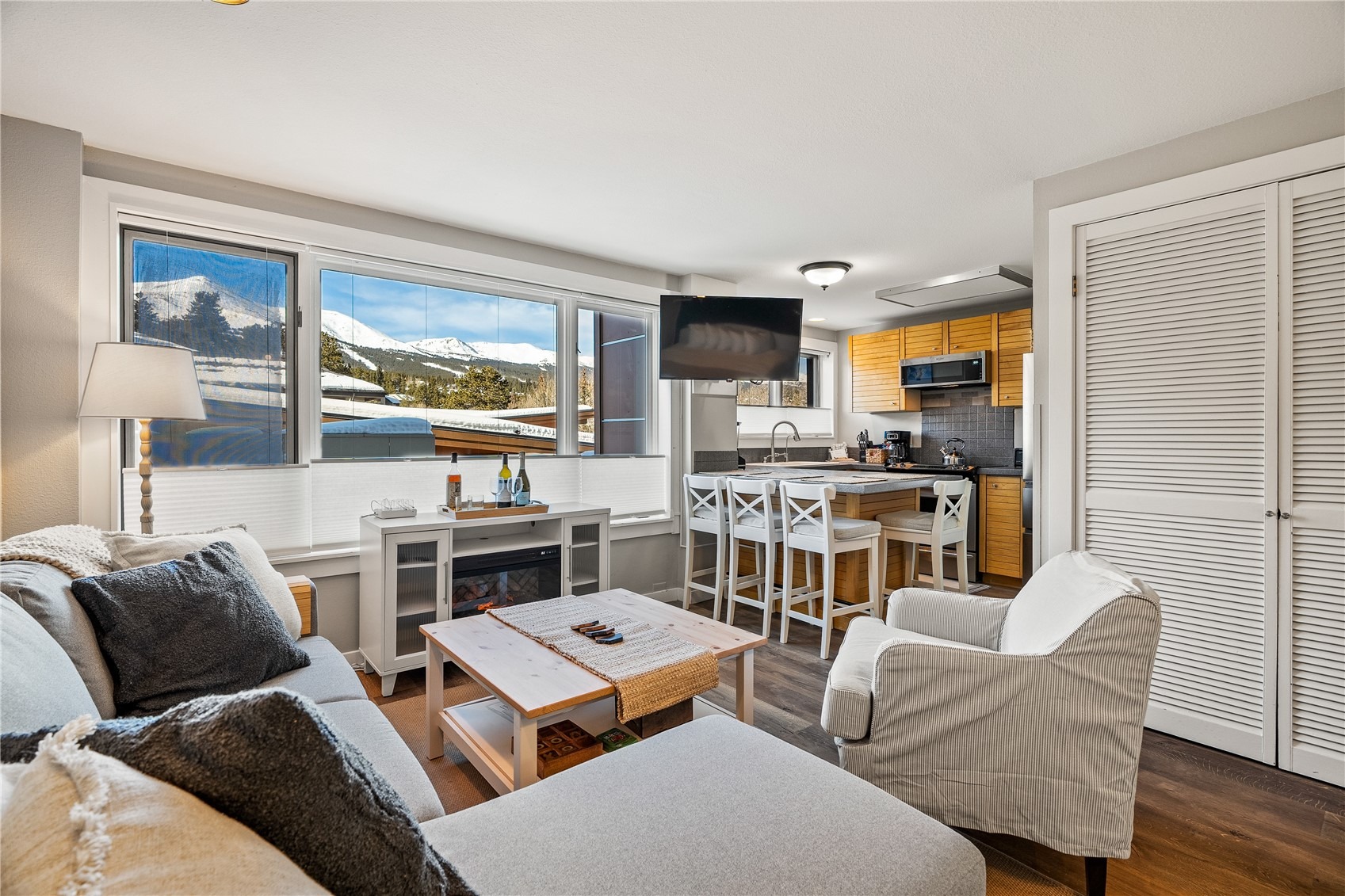 535 S Park Avenue 4215