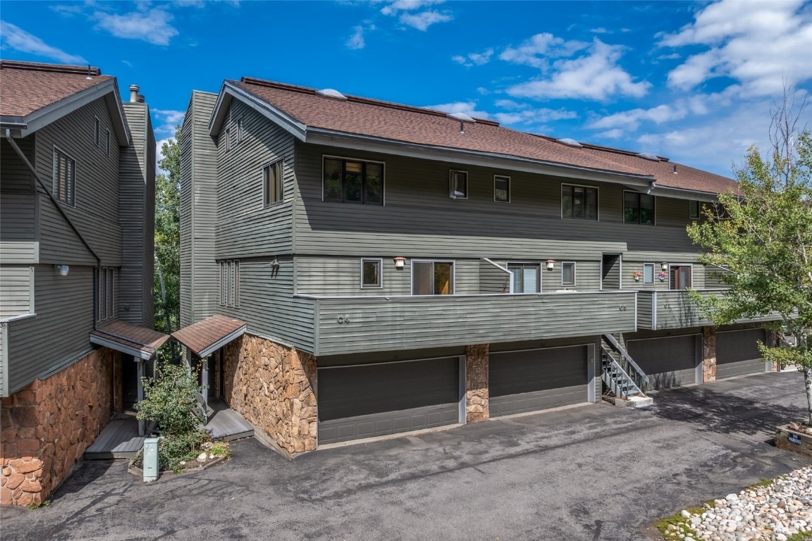1151 Overlook Drive 4