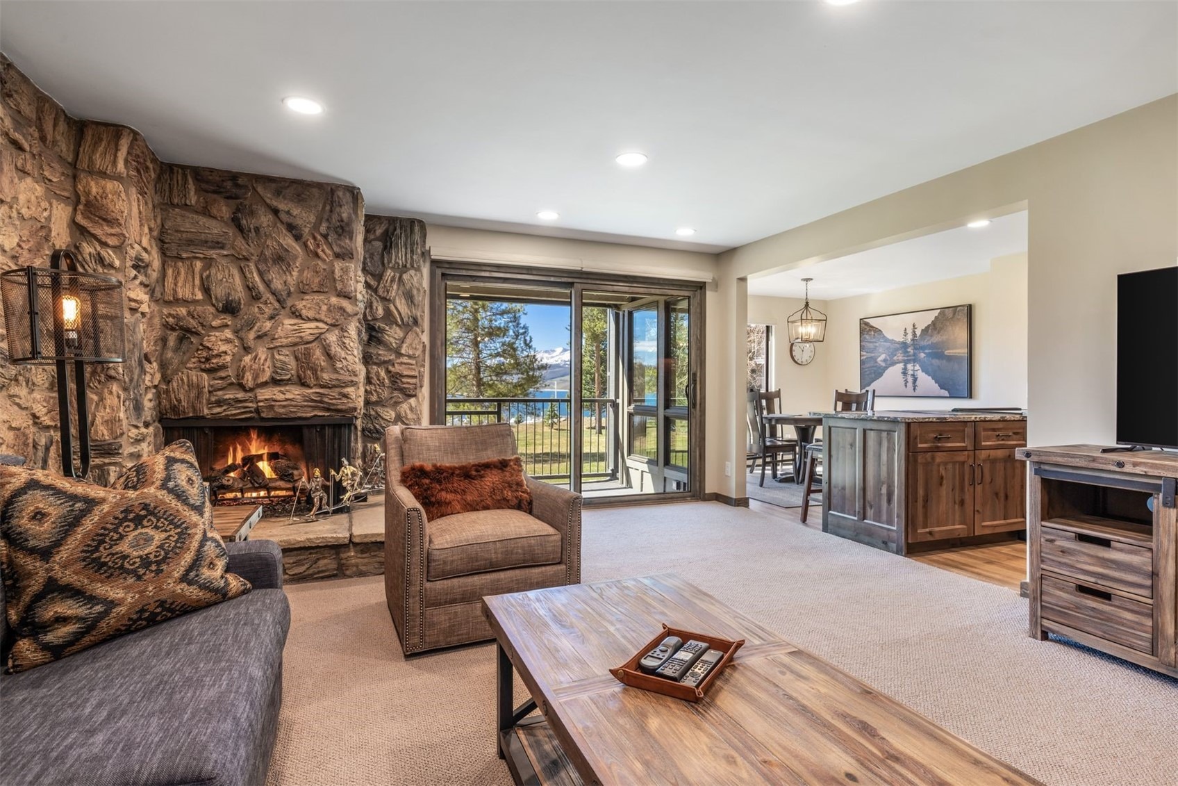 160 E La Bonte Street 102