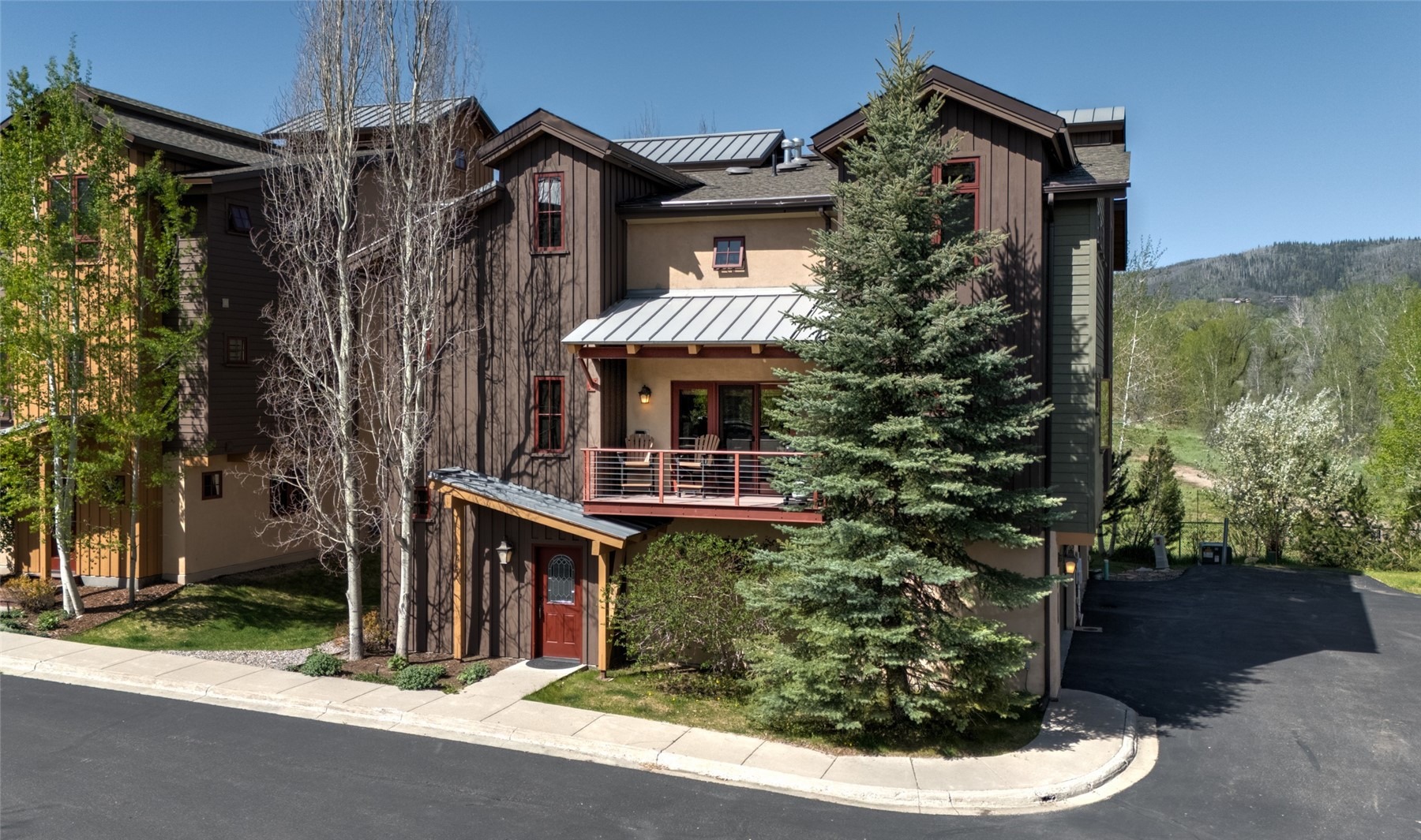 817 Majestic Circle