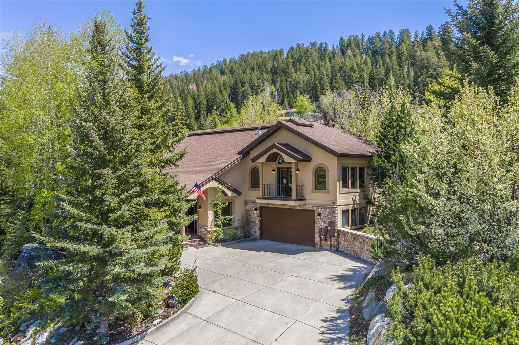 1112 Steamboat Boulevard