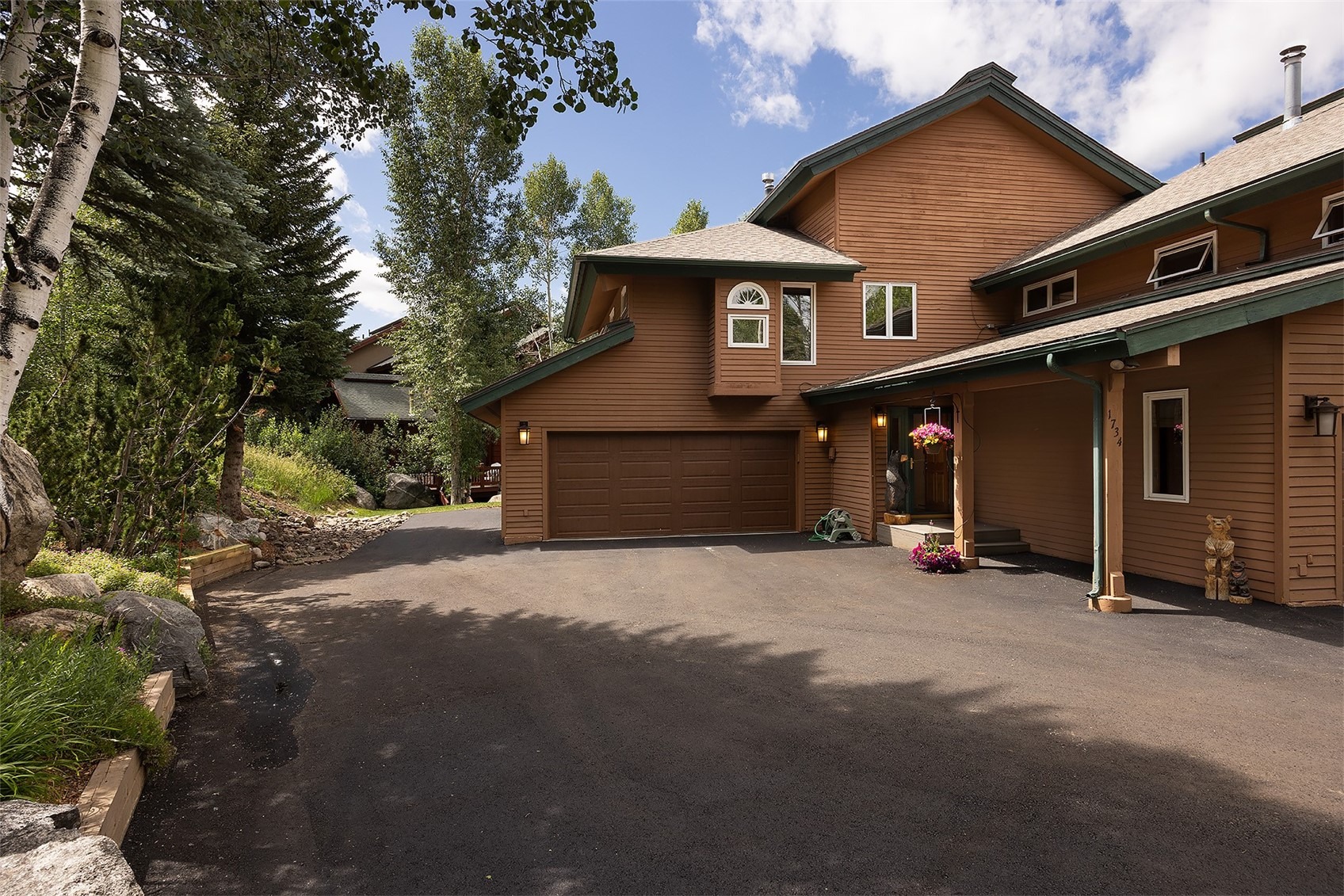 1734 Highland WAY 1734