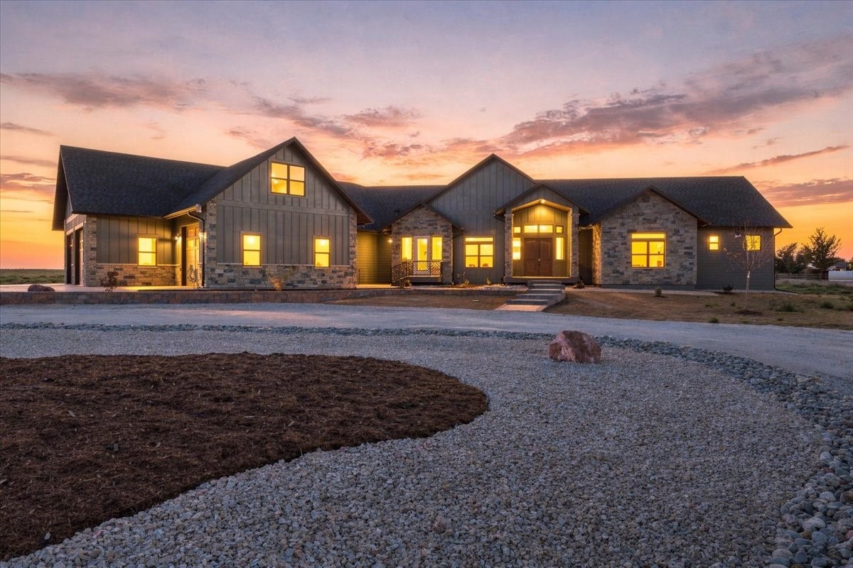 1836 E State Highway 60
