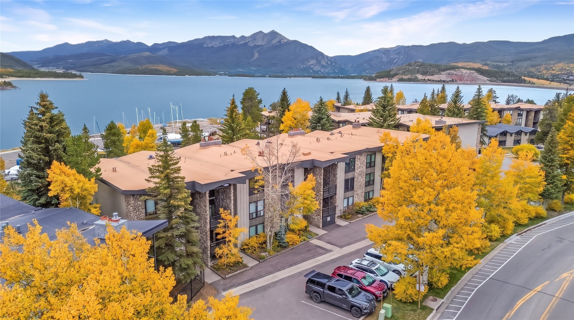 176 E La Bonte Street 101