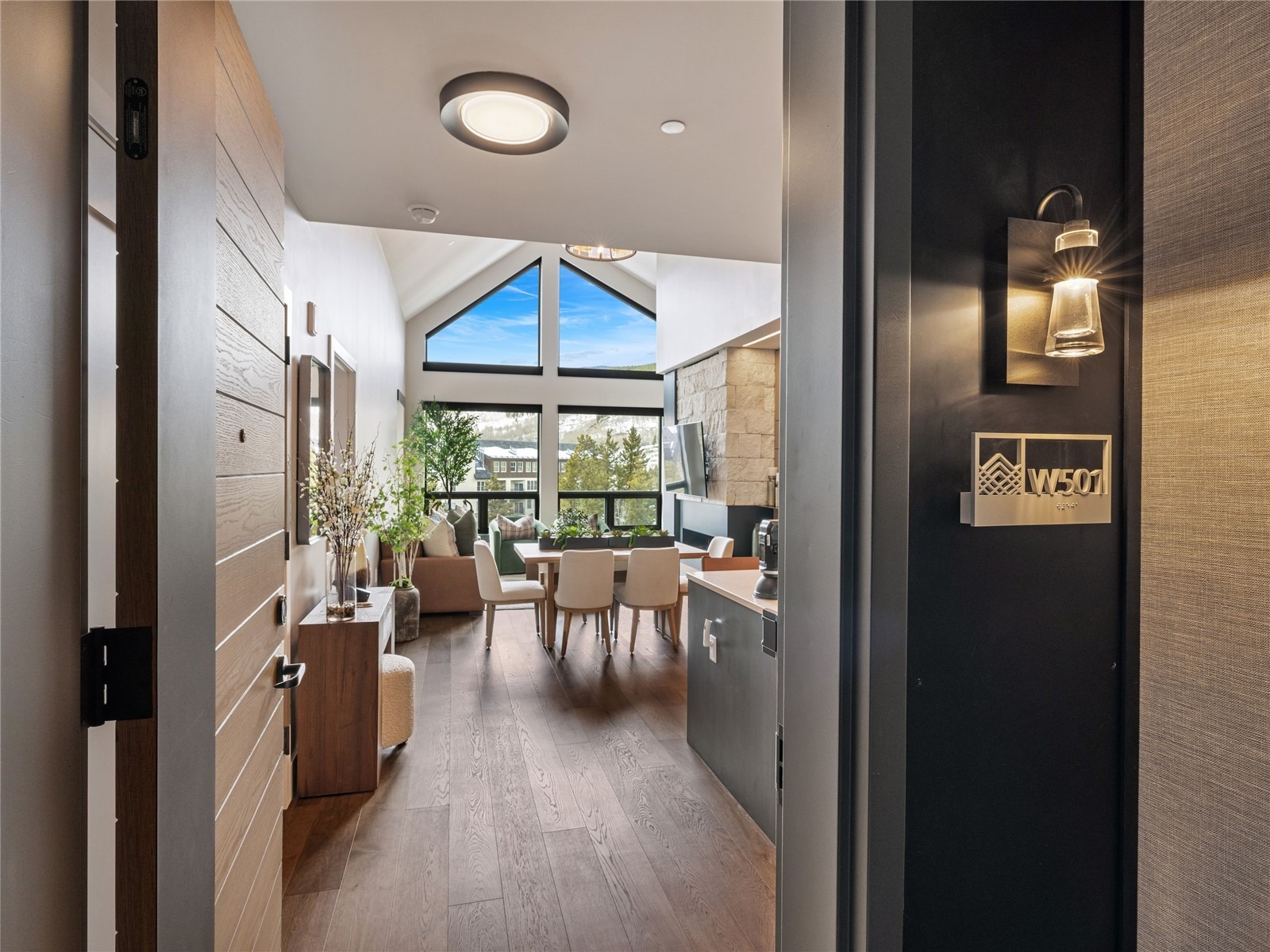75 Hunkidori Court W501