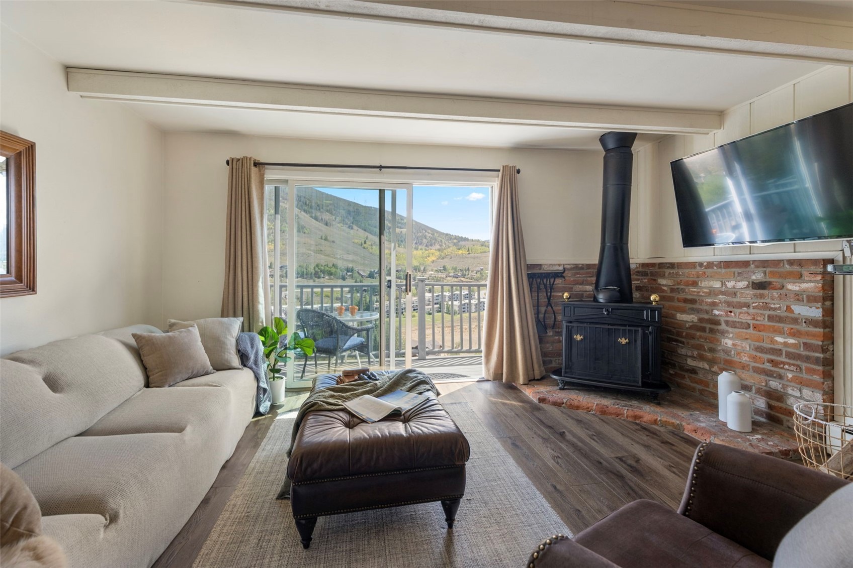 340 E La Bonte Street 33