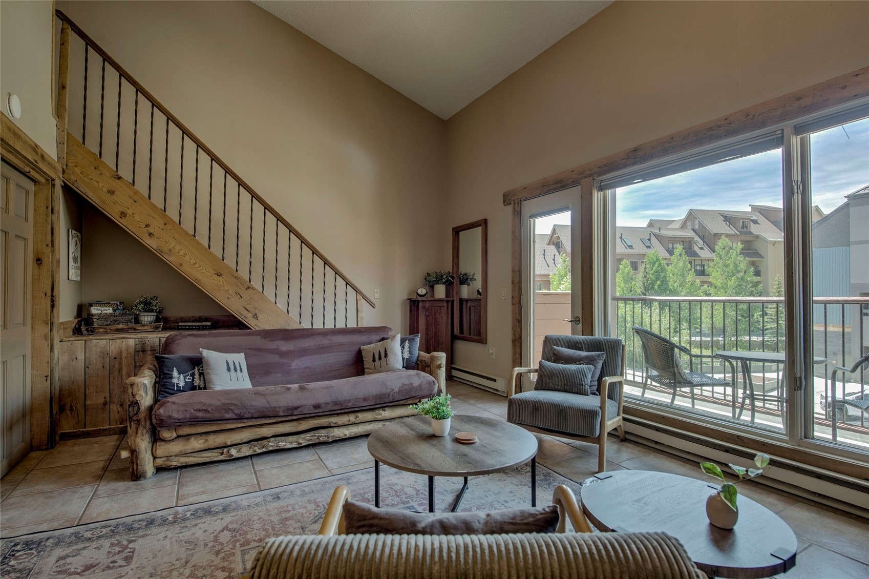 600 S Park Avenue 218