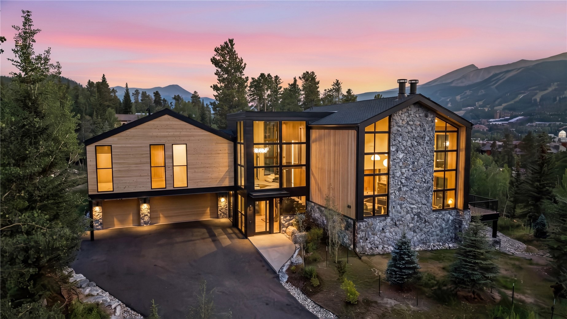 212 Wellington Road