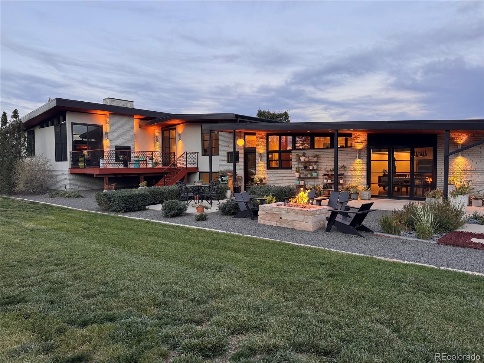5055 Lakeshore Drive